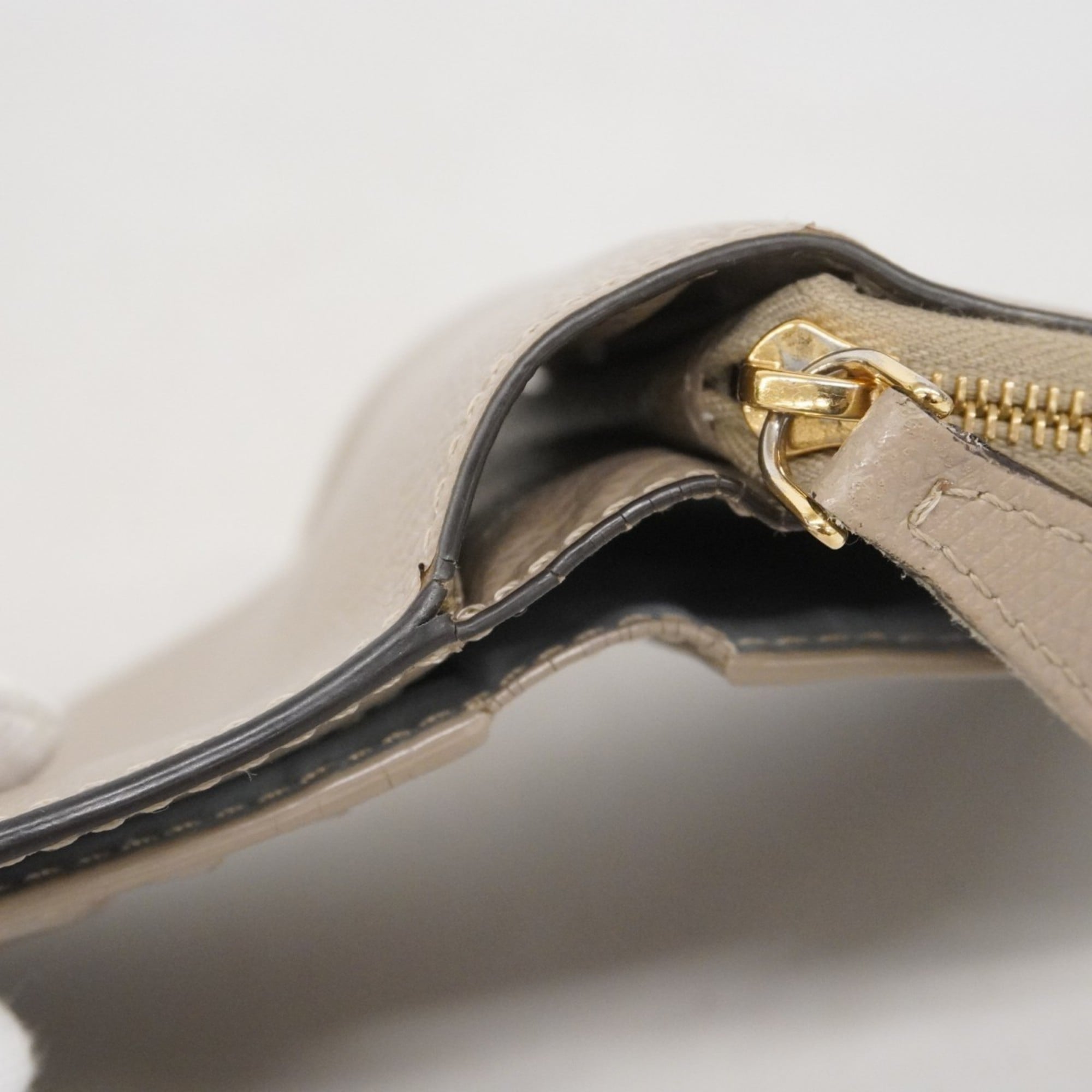 Fendi beige leather wallet for women