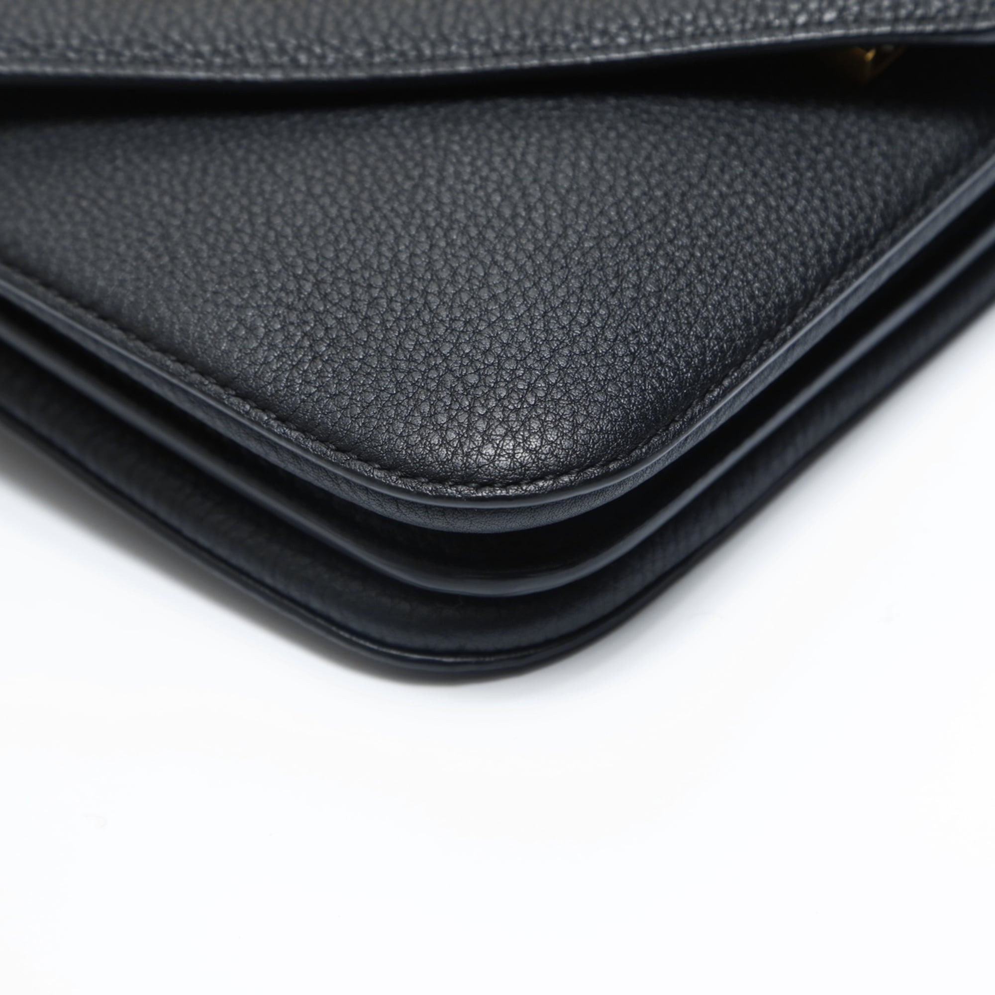 Bottega Veneta Leather Mount Envelope Chain Shoulder Bag in Black