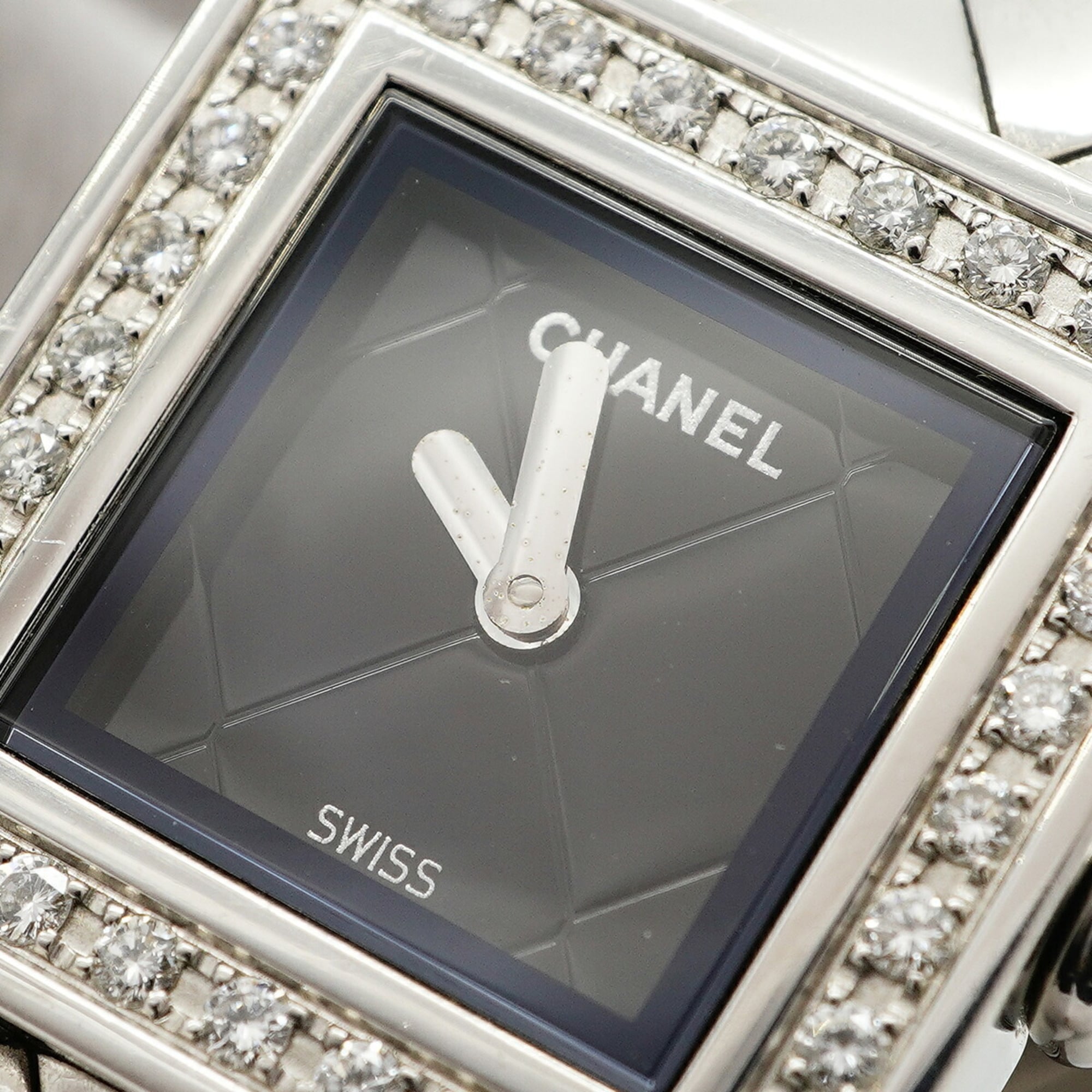 Chanel Matelassé Diamond H0489 Black Dial Women's Watch — Good