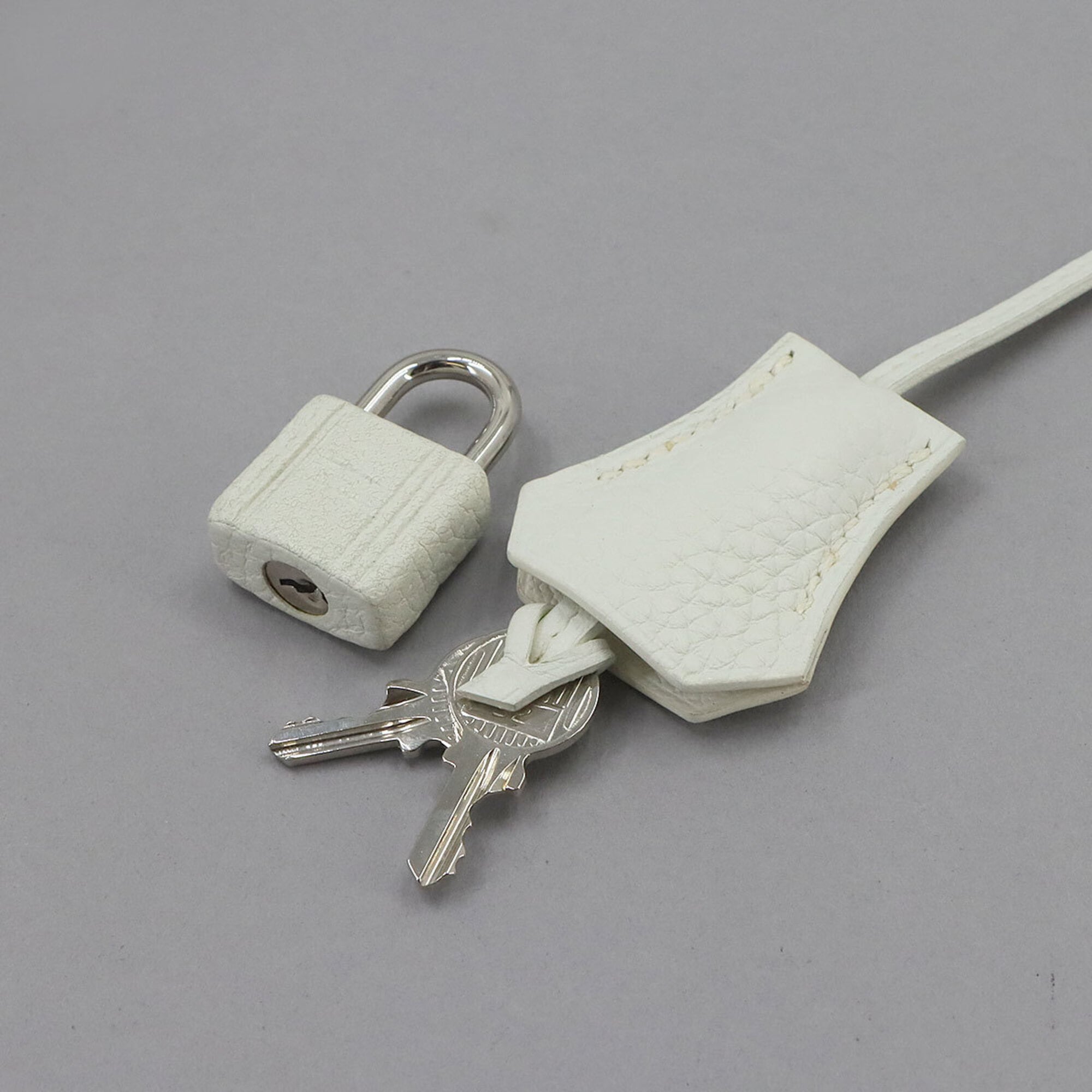 Hermes Birkin 35, Taurillon Clemence leather, white, handbag, R stamp, silver hardware — Like New