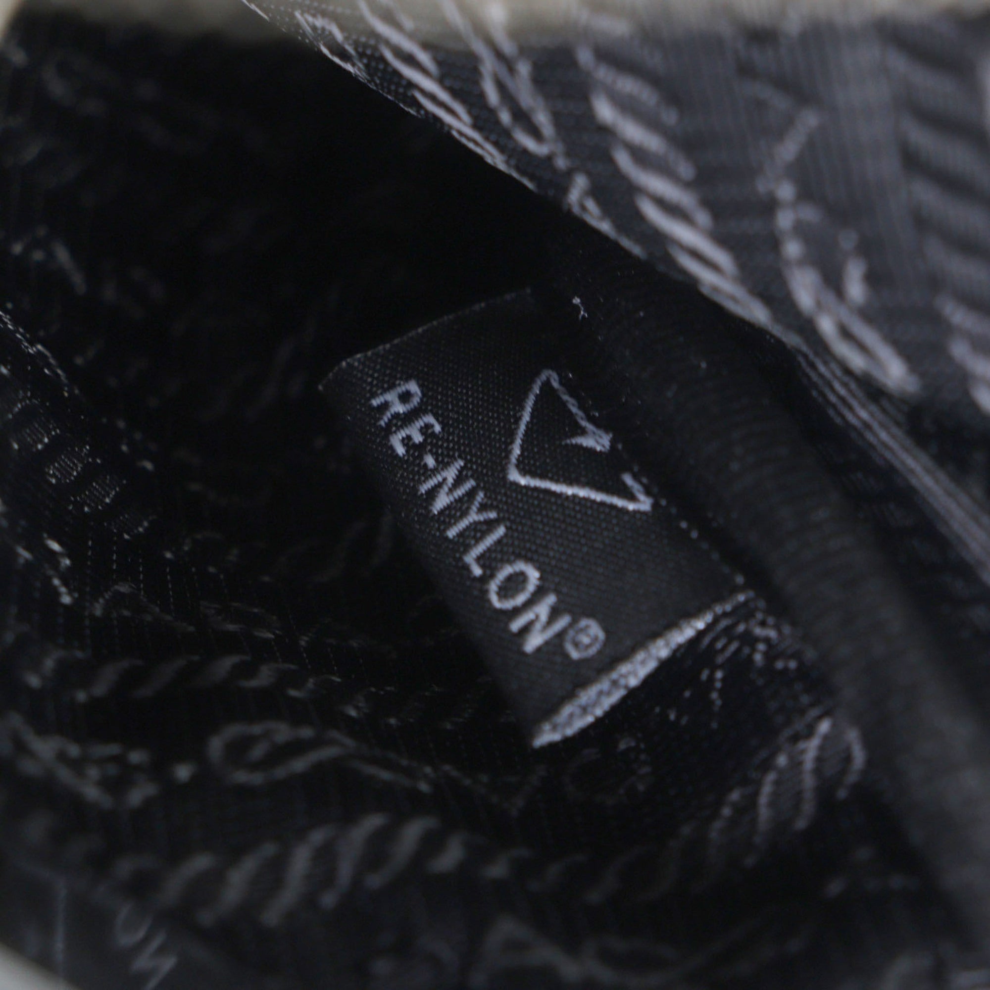 PRADA 2ZH194 Saffiano Leather Nylon Re-Nylon Triangle Logo Plate Smartphone Case Body Bag Black Silver Hardware Made in Italy Men's — Like New
