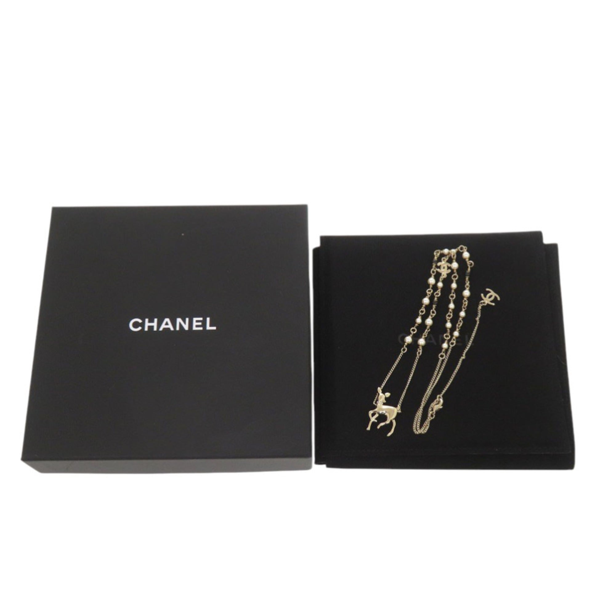 Like new Chanel deer motif GP rhinestone gold necklace 1815CHANEL — Like New