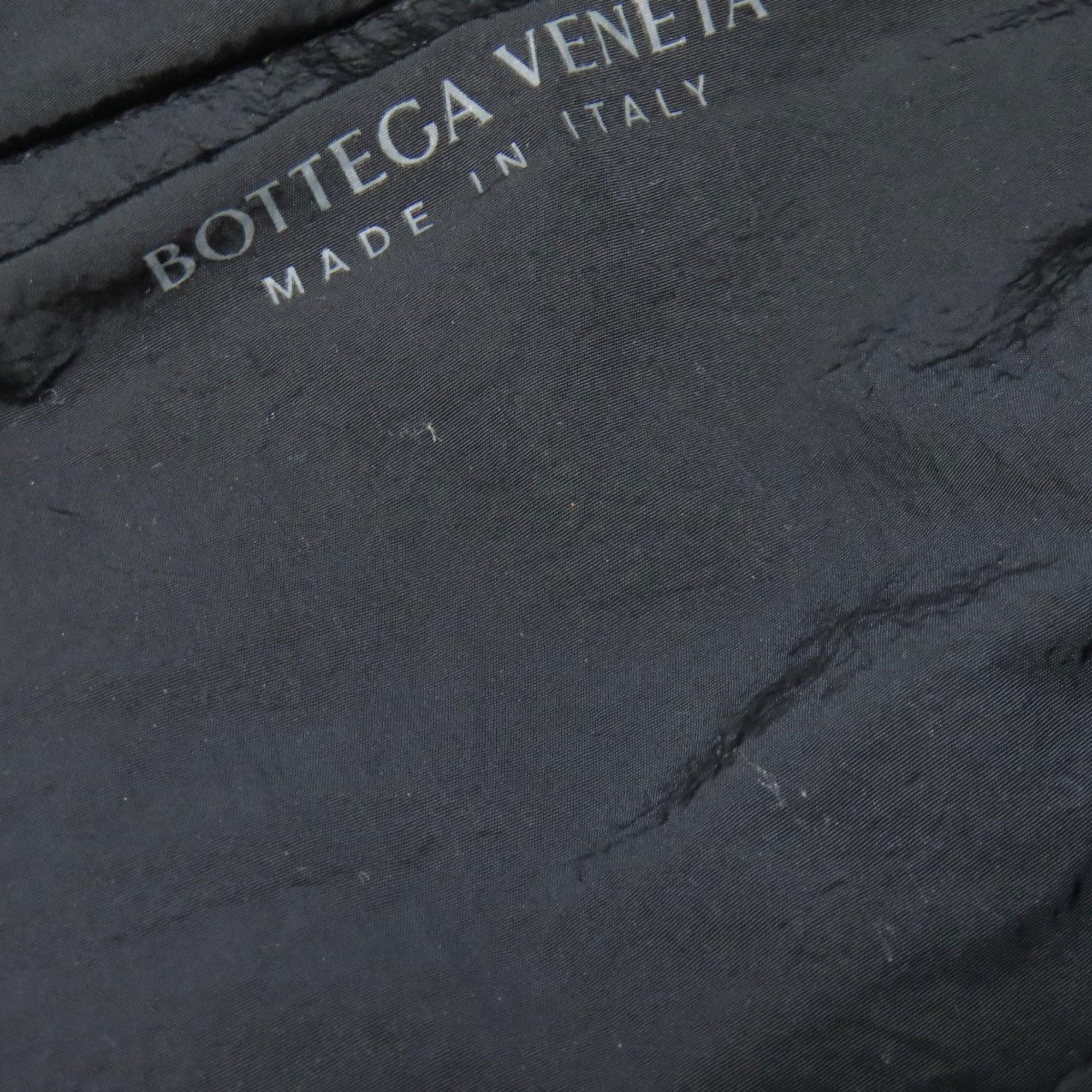 Bottega Veneta 629857 Simple Design Body Bag in Calfskin for Women