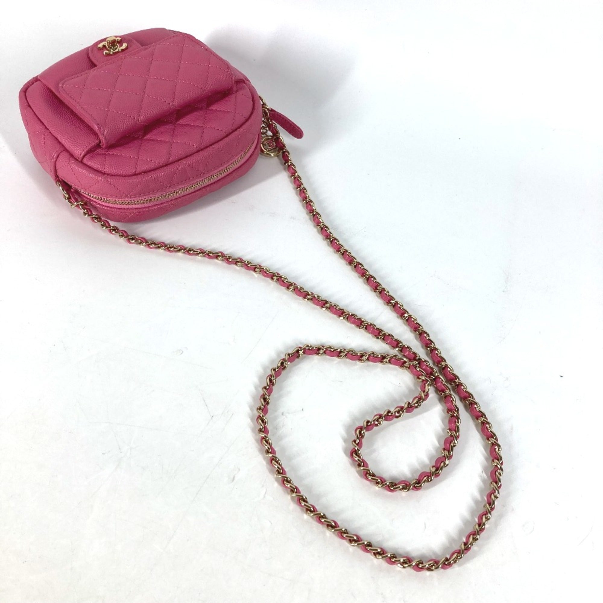 Chanel Matelasse Quilted Chain Bag Crossbody Pochette Shoulder Bag pink Gold — Like New
