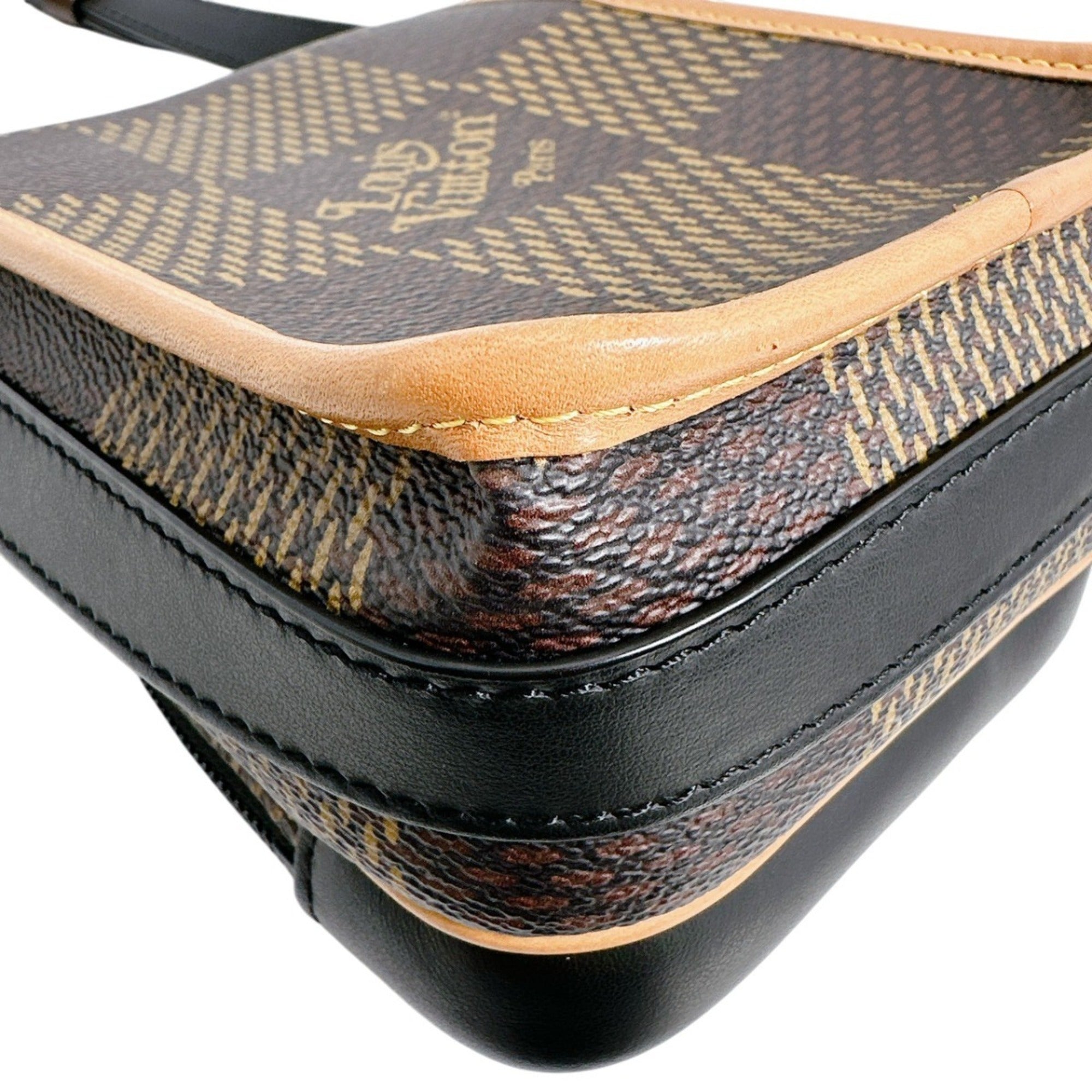 Louis Vuitton Amazon Messenger Bag Damier Giant Geant Canvas N40357 Brown — Like New