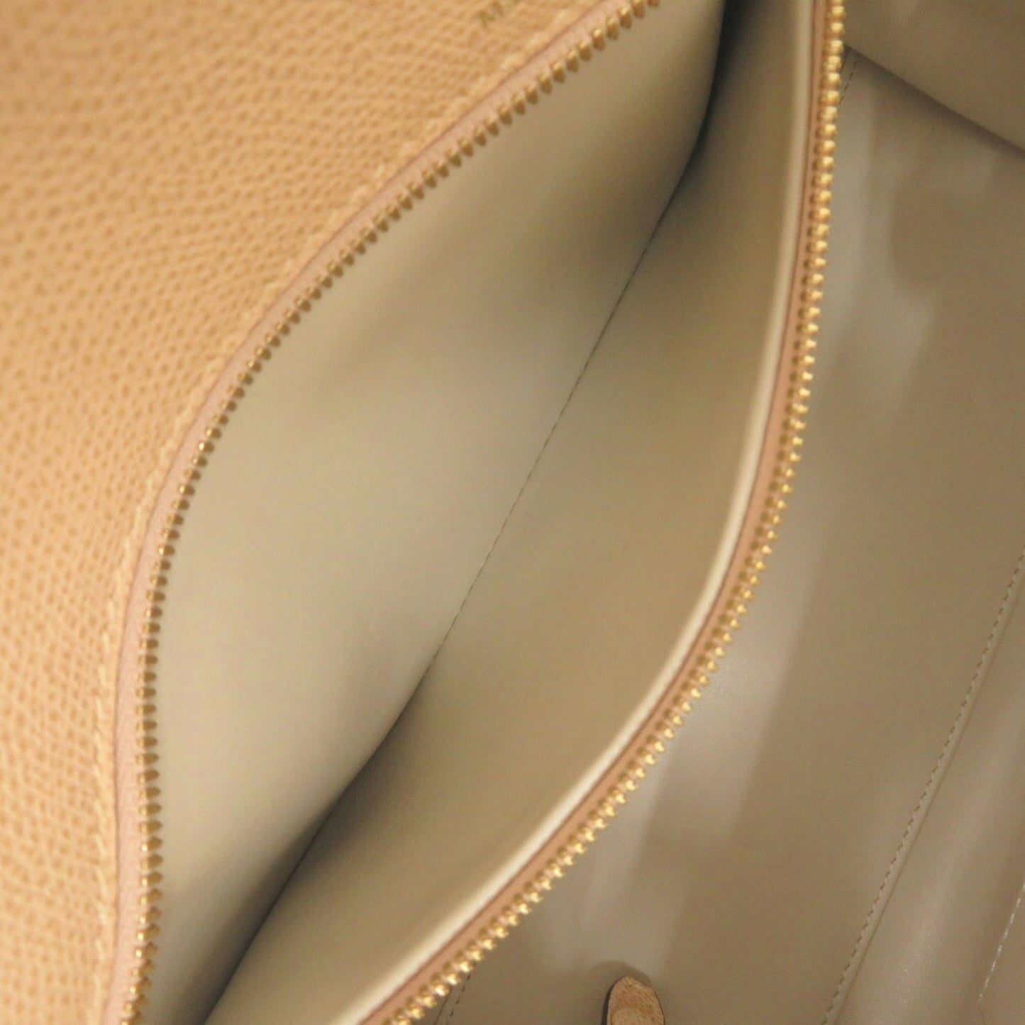 Valextra Triennale Medium Leather Handbag in Pink Beige (0473)