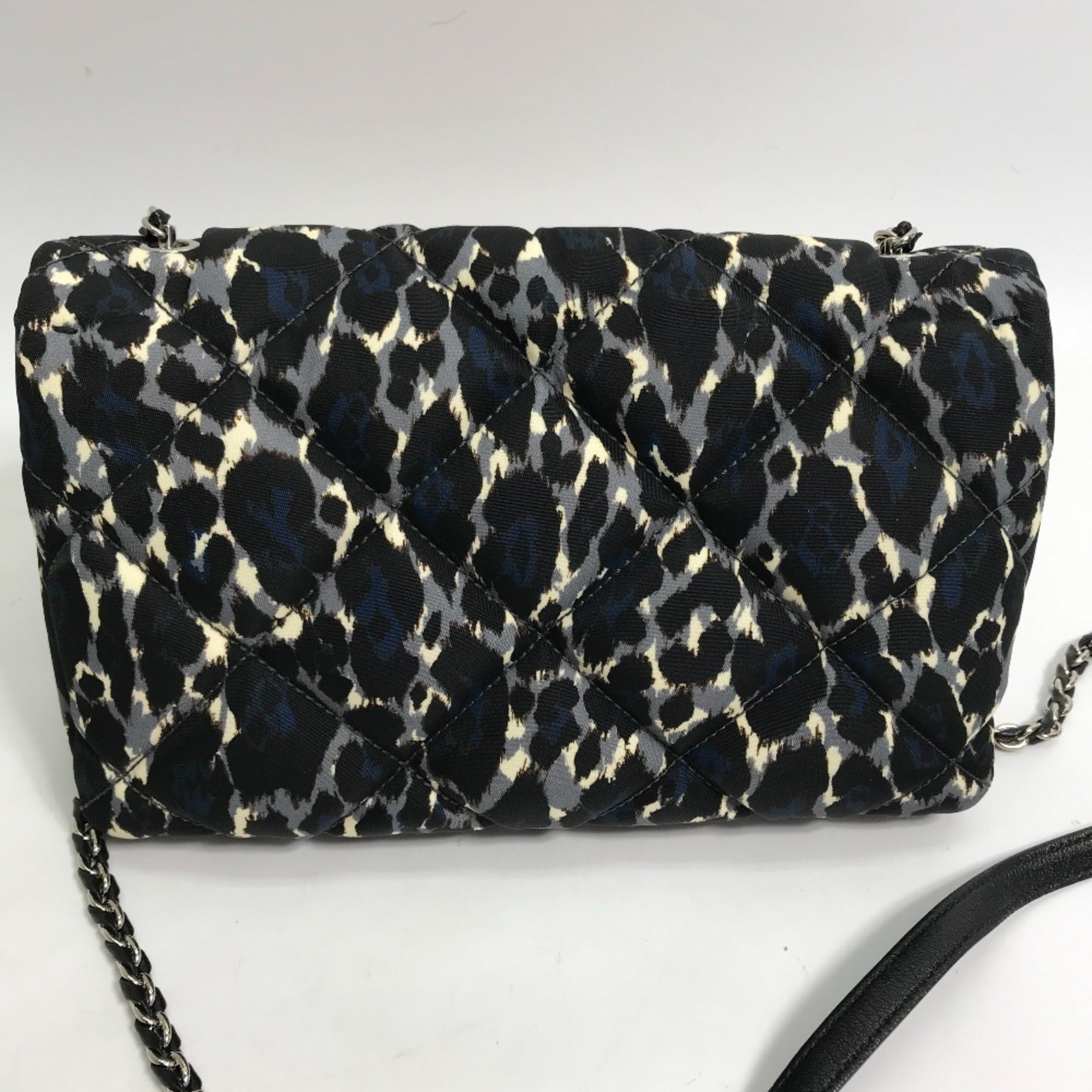 Salvatore Ferragamo E834 Vara Ribbon Leopard Chain Shoulder Bag in Nylon/Leather, Black