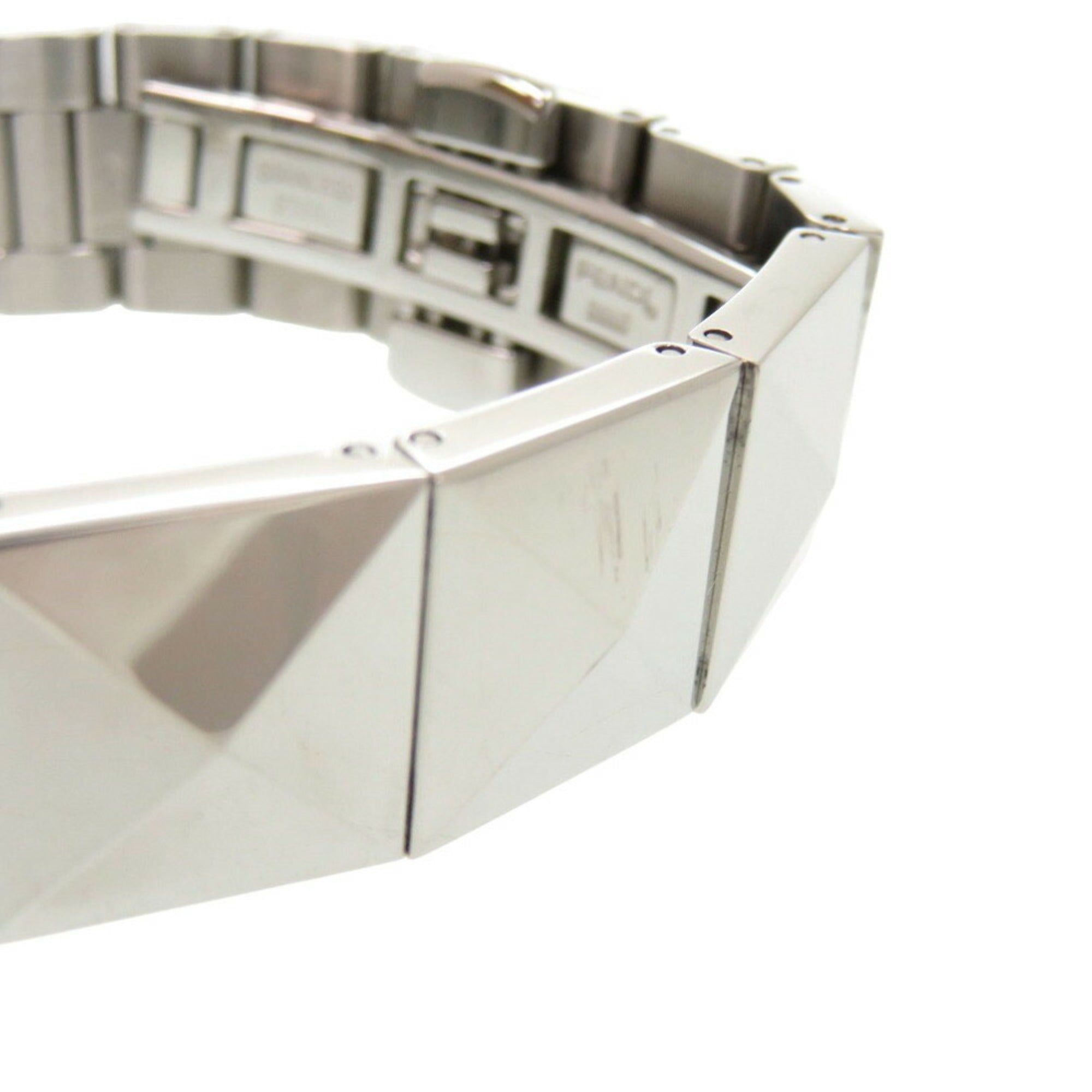 Fendi Pyramid 4250L Stainless Steel Black and Silver Quartz Watch with Dial 1897FENDI — Good