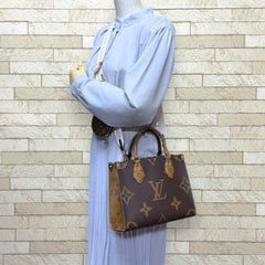 Louis Vuitton OnTheGo PM Monogram Giant Shoulder Bag, Canvas M46373 Brown, Women's, LOUIS VUITTON 2-way — Like New