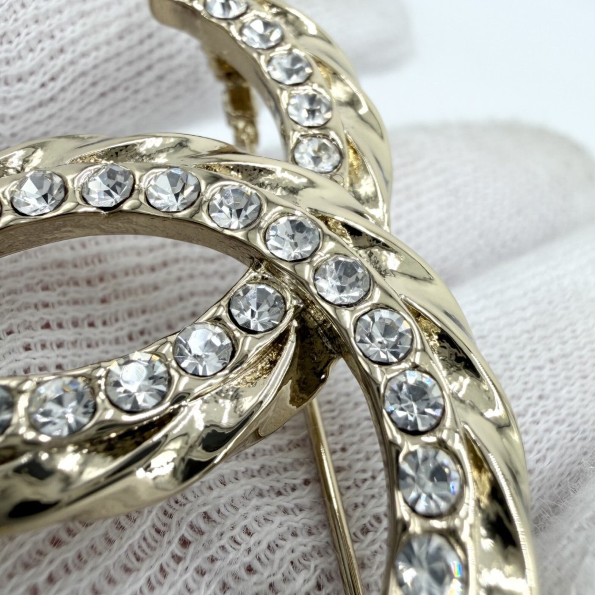 Chanel Brooch for Women, Coco Mark, Accessory, CHANEL GP Rhinestone, B25C Gold, Approx. 20.3g, 2025 — Like New