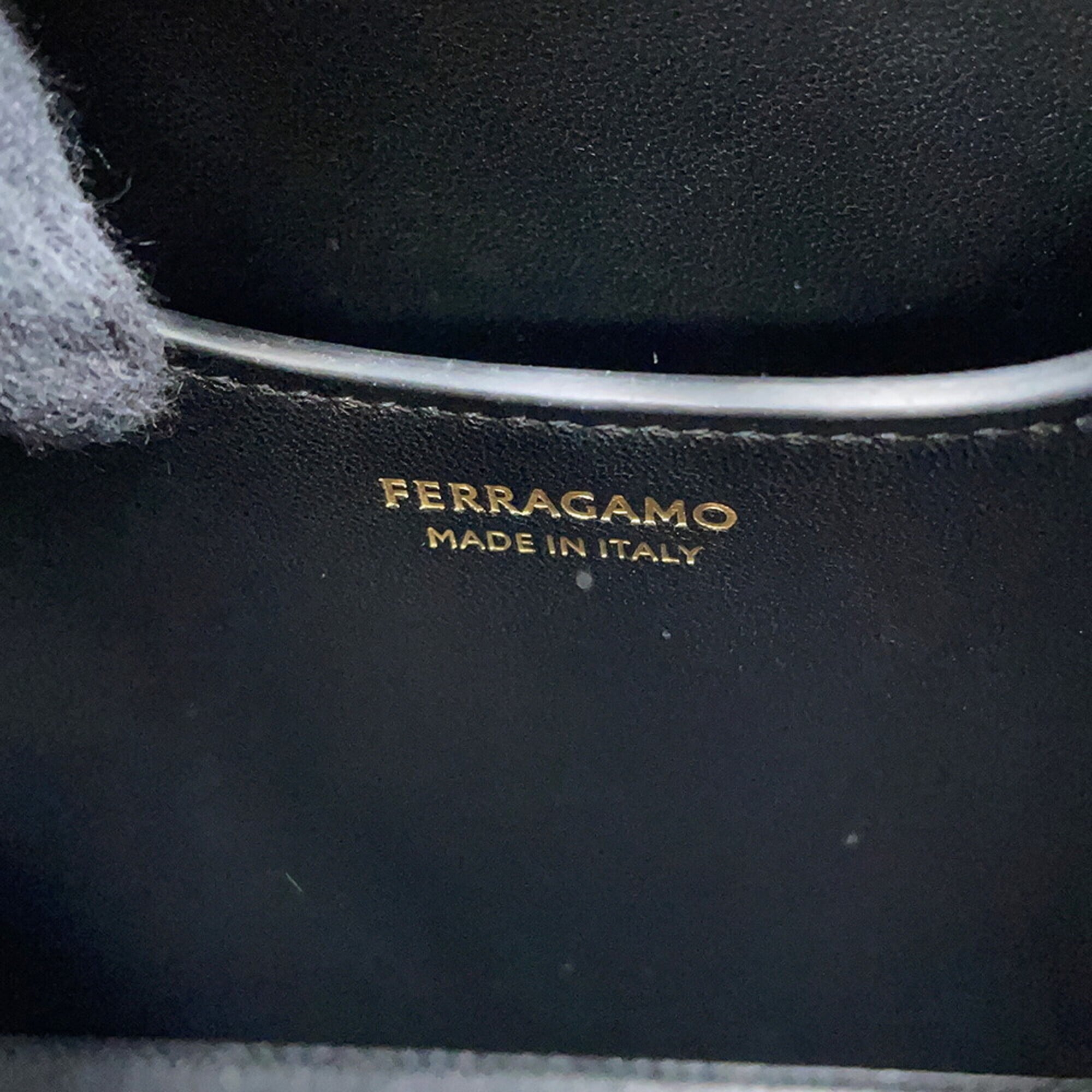 Salvatore Ferragamo handbag New Studio Box S 21A210 2-way black for women — Like New