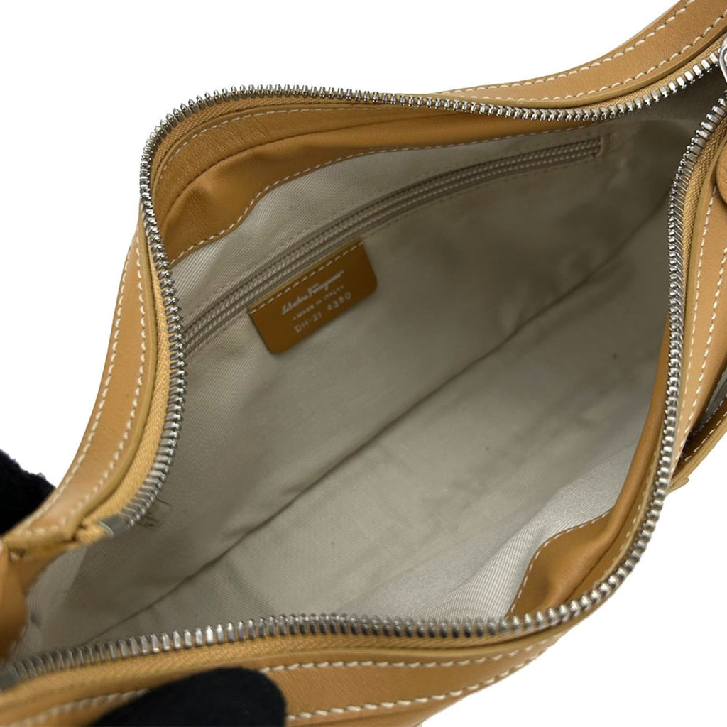 Salvatore Ferragamo one shoulder bag DH-21 4380 Gancini leather camel chic ladies