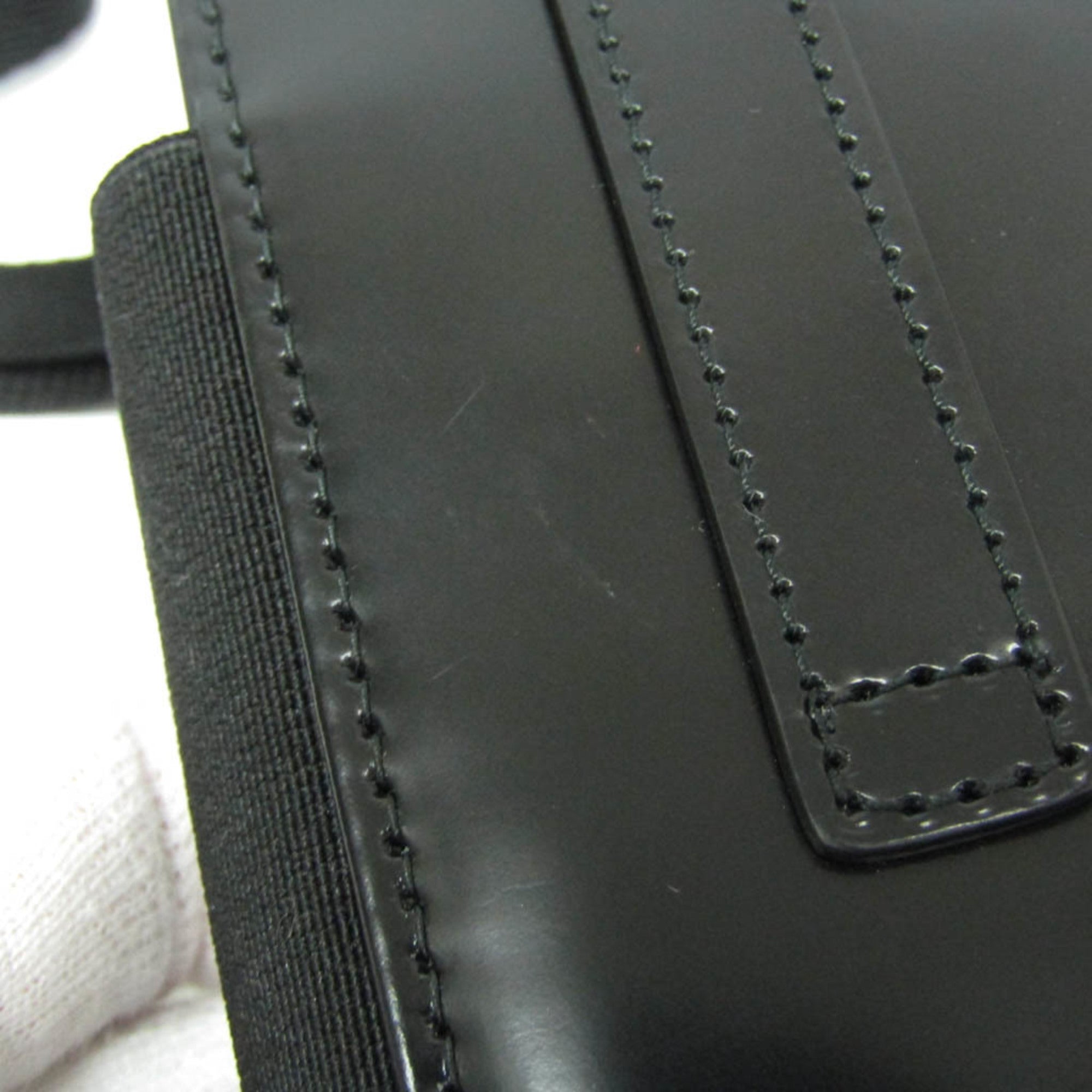 Prada Triangle Logo Phone Pouch Men,Women Leather Pouch Black — Like New