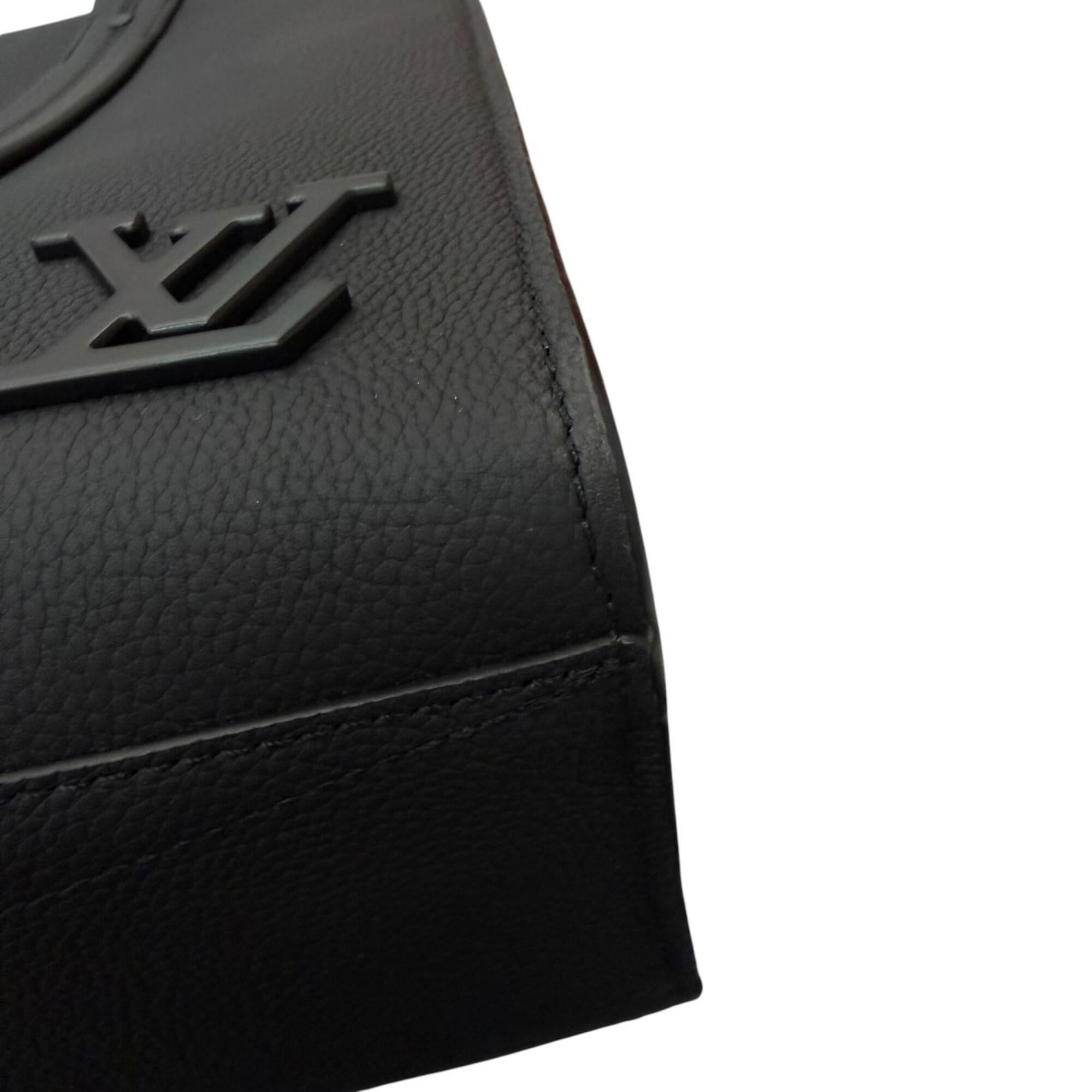 LOUIS VUITTON M57308 LV Aerogram Takeoff Leather Tote Bag, Black, Made in Spain, Men's, Comes with Box and Dust Fits A4 Size — Like New