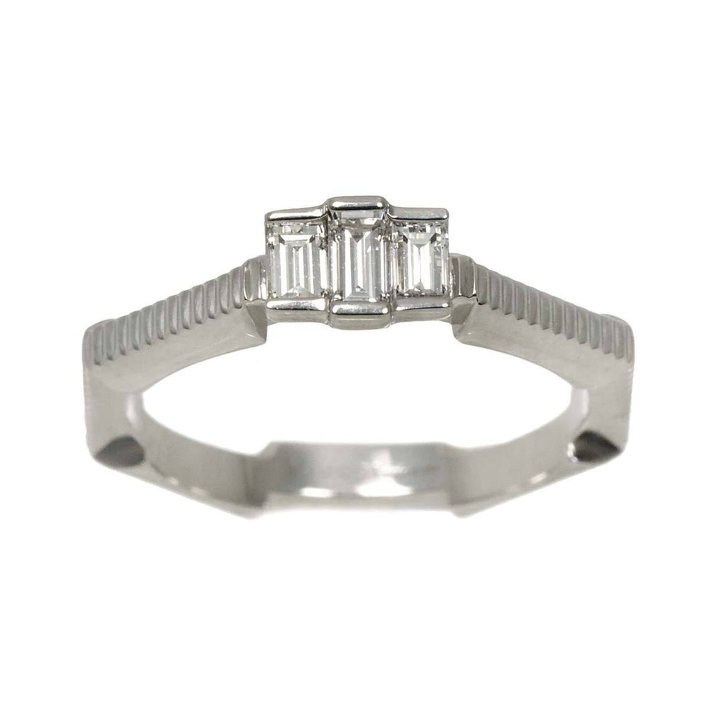 Gucci Link to Love Ring with Diamonds, 18K White Gold (750) — Like New