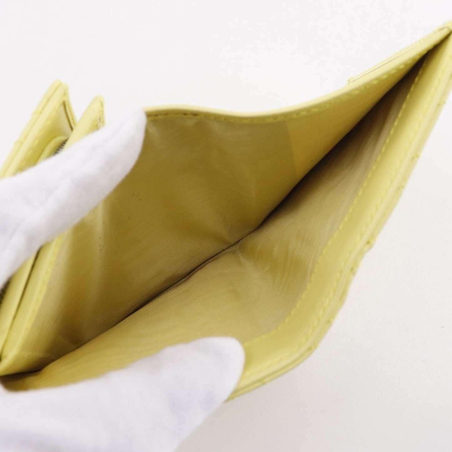 Gucci GG Marmont Wallet, Bi-fold Wallet 598629, Leather, Made in Italy, Snap Button, Women's