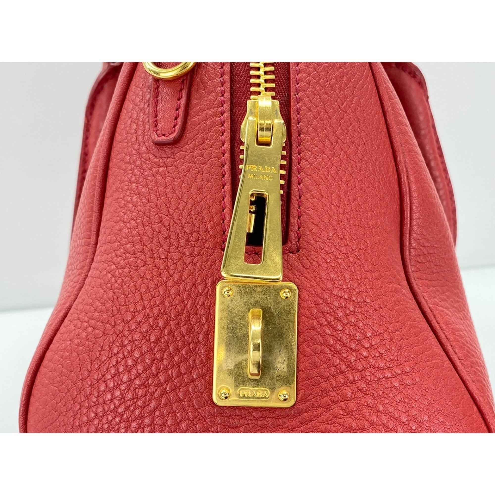 Prada tote bag, red — Like New