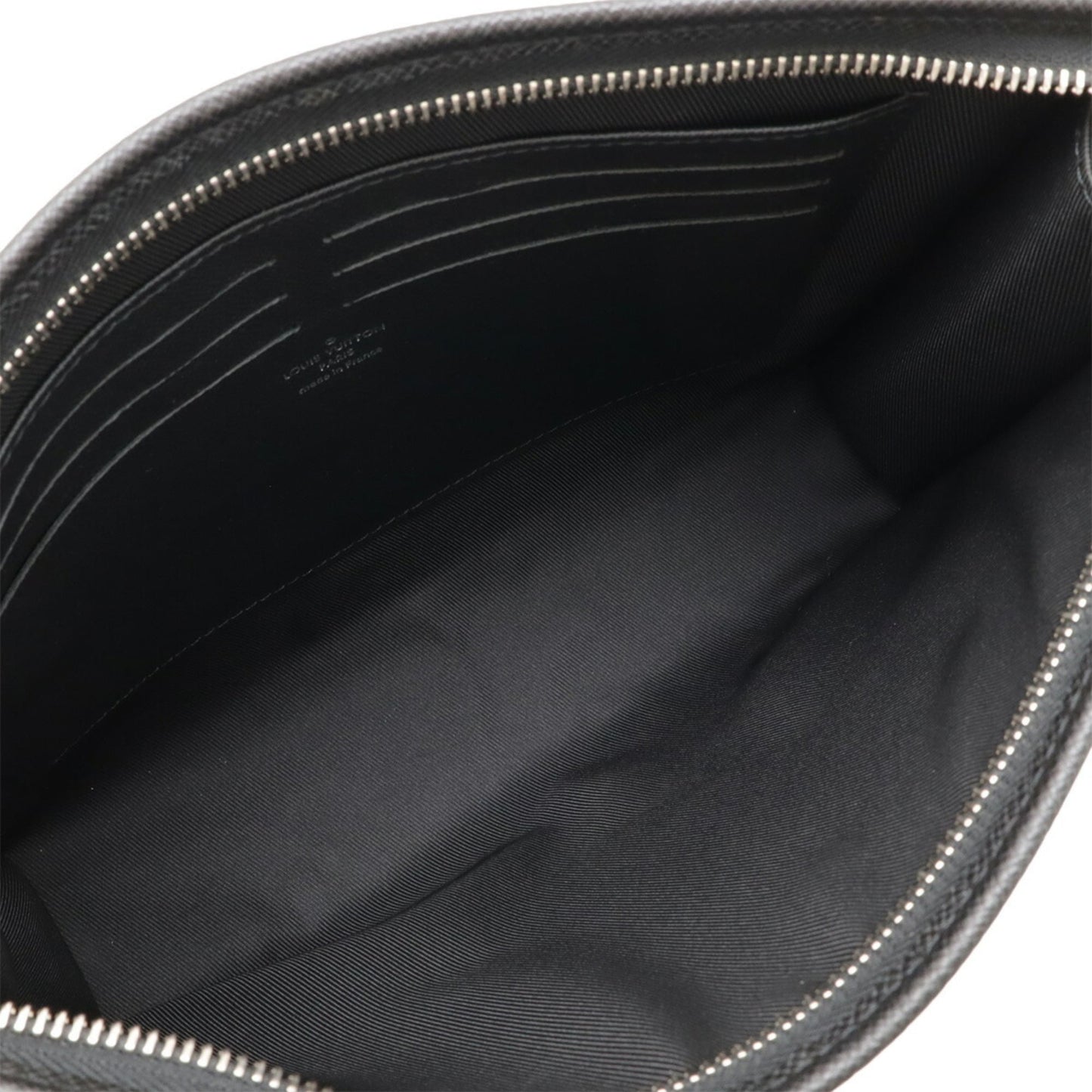 LOUIS VUITTON Taiga Pochette Voyage MM Second Bag/Clutch Bag in Calfskin Leather, Noir Black, M30547