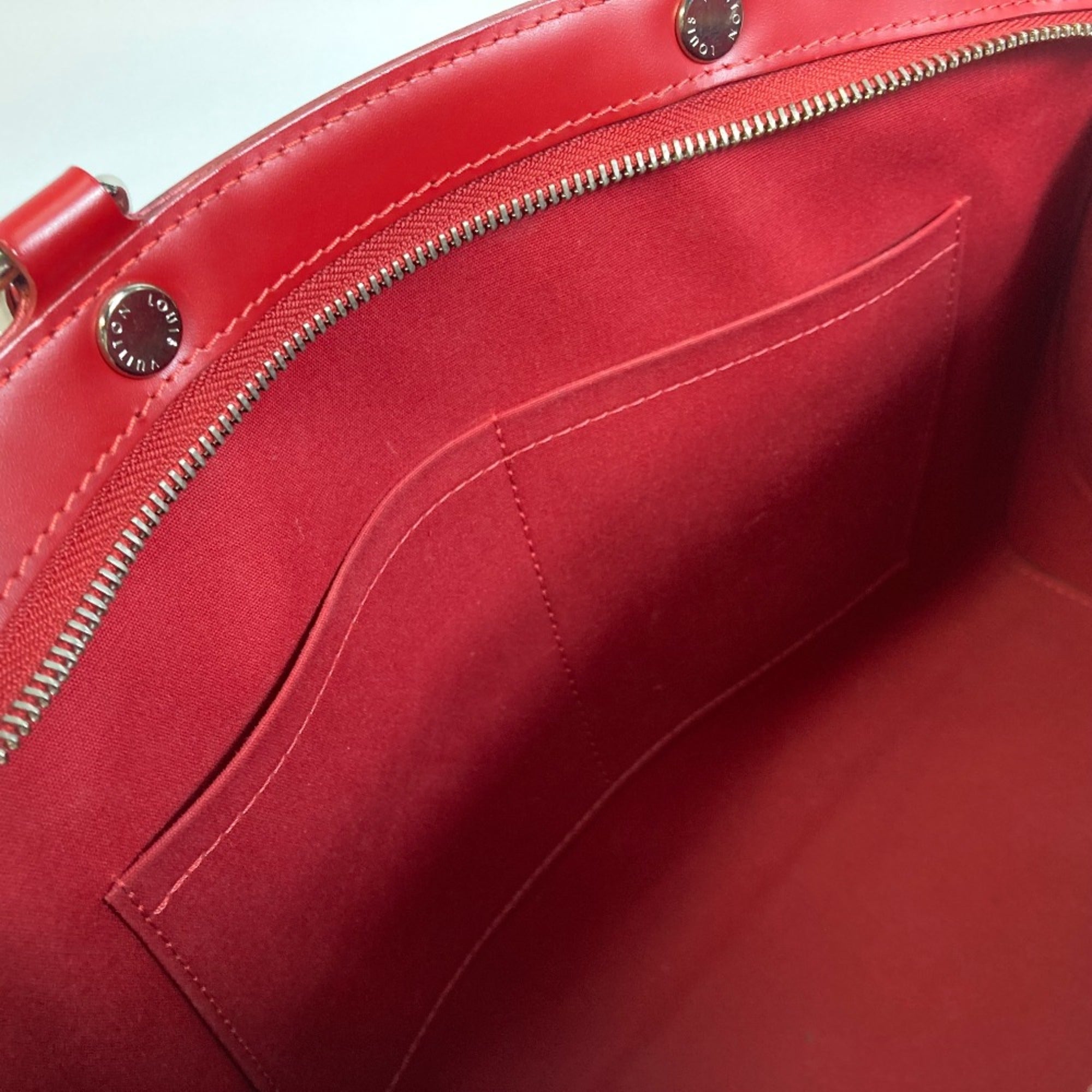 Louis Vuitton M4030E Epi Bag shoulder bag 2WAY Hand Bag Carmine Red — Like New