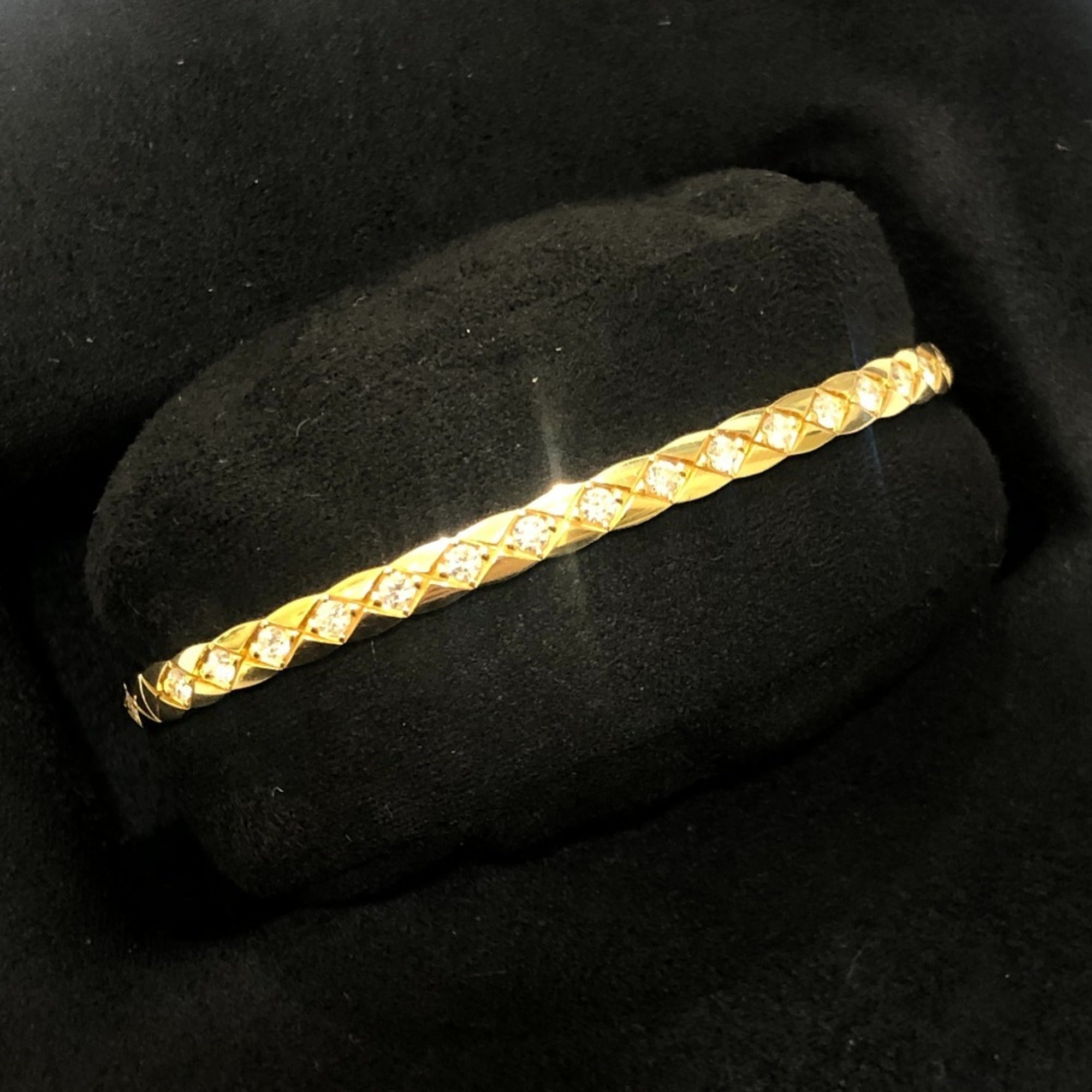 CHANEL J13080 18K Yellow Gold Coco Crush Collection Accessory Jewelry Full Diamond Bracelet Women's Like New — Like New