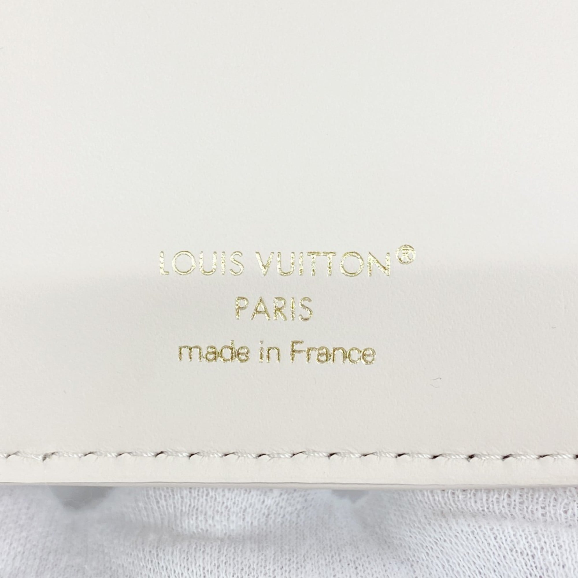 Louis Vuitton Portefeuille Capucines Compact Tri-fold Wallet M11363 Quartz Women's