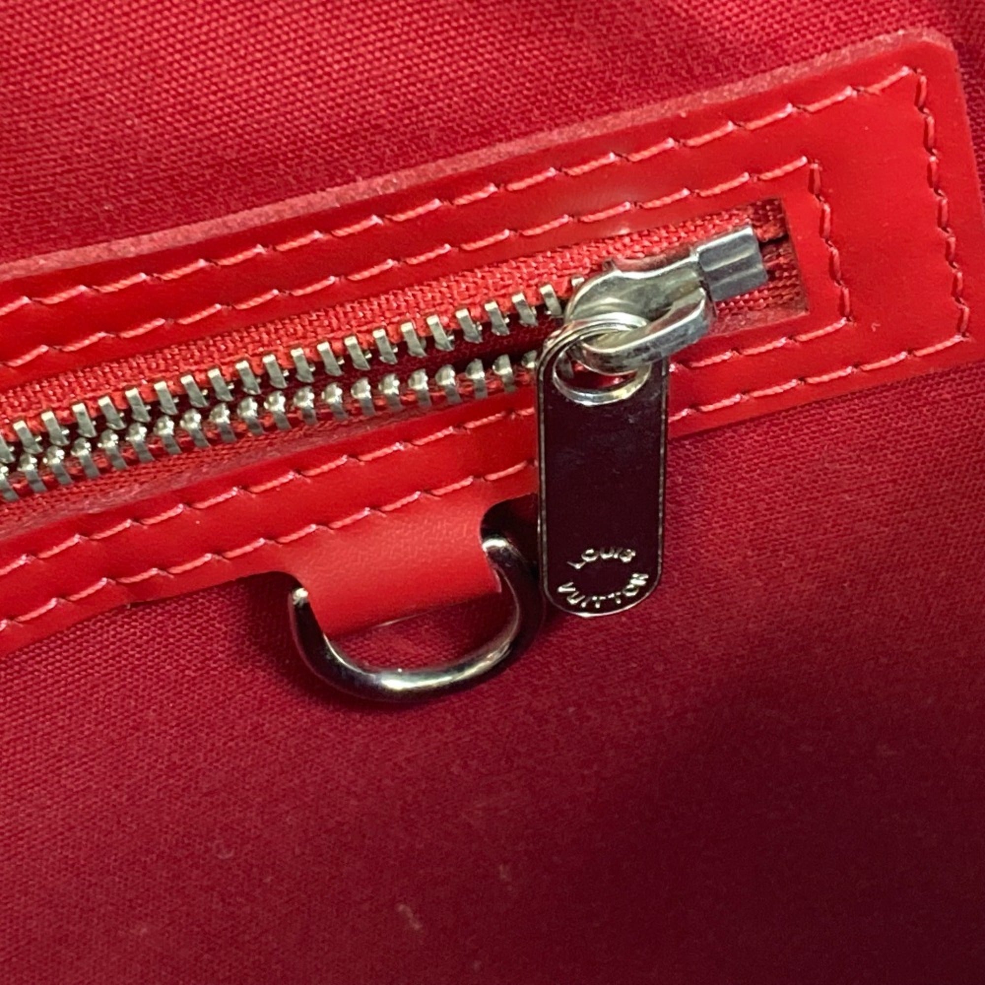 Louis Vuitton M4030E Epi Bag shoulder bag 2WAY Hand Bag Carmine Red — Like New