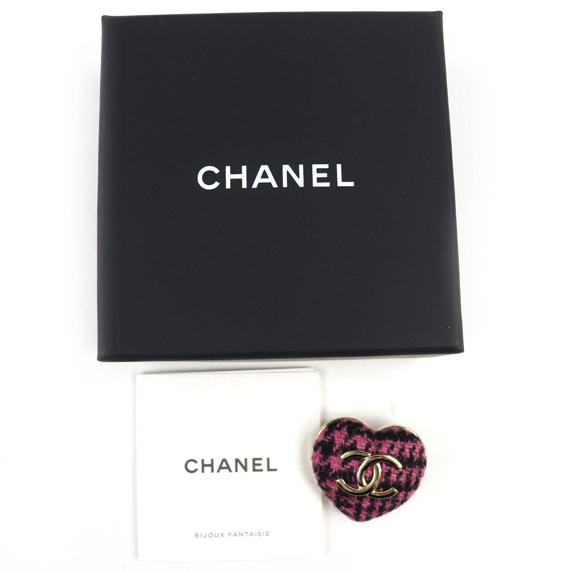 CHANEL B22K AB9496 Coco Mark Heart-Shaped Tweed Brooch, Pink, Black, Gold Hardware, with Box, Made in Italy, Women's, Very Popular, Highly Recommended ◎ — Like New