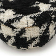 CHANEL Round Chain Shoulder Pochette in Houndstooth Tweed with Boa, Ivory and Black, AP0986 — Like New