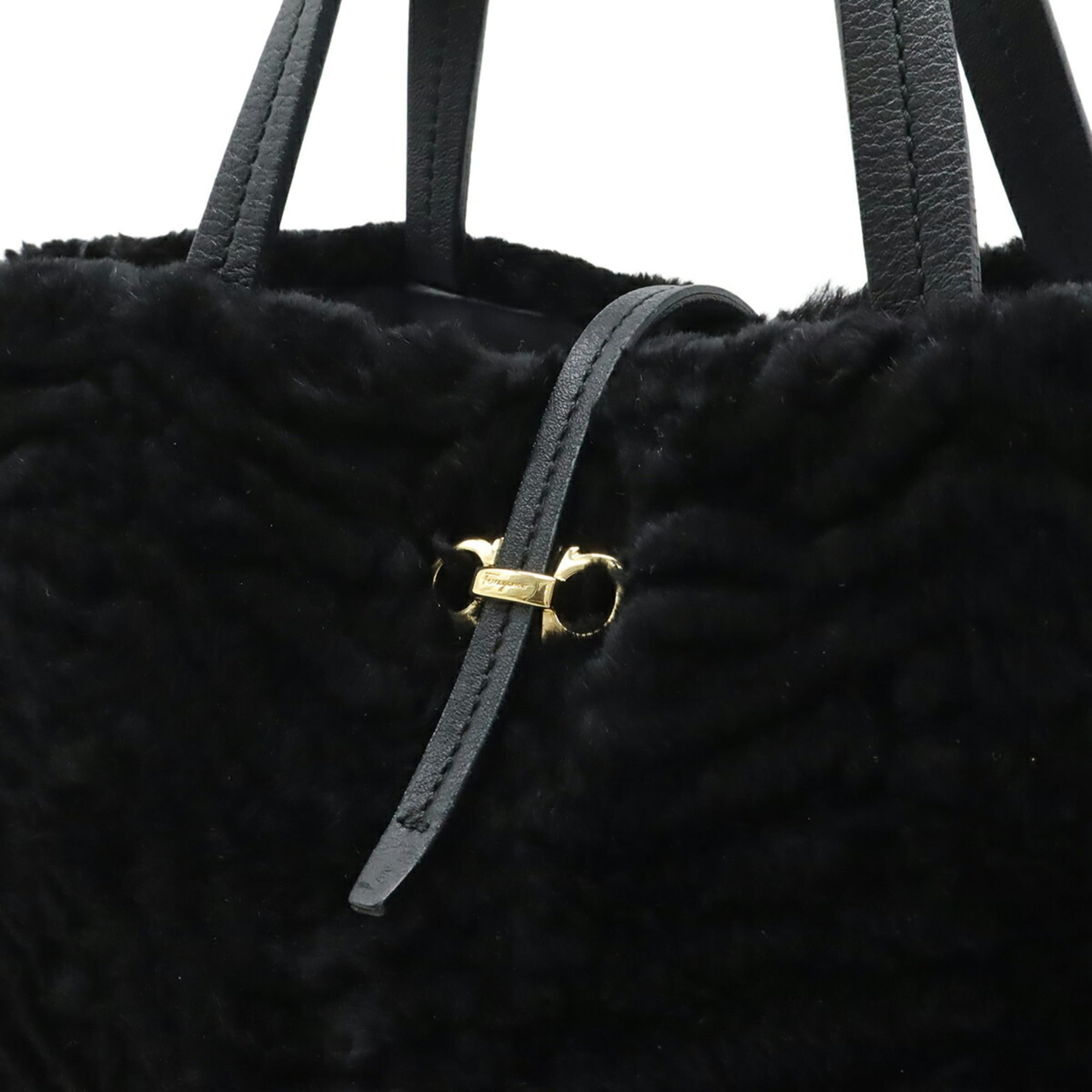 Salvatore Ferragamo Gancini handbag tote bag in black with fur FJ-21 D415