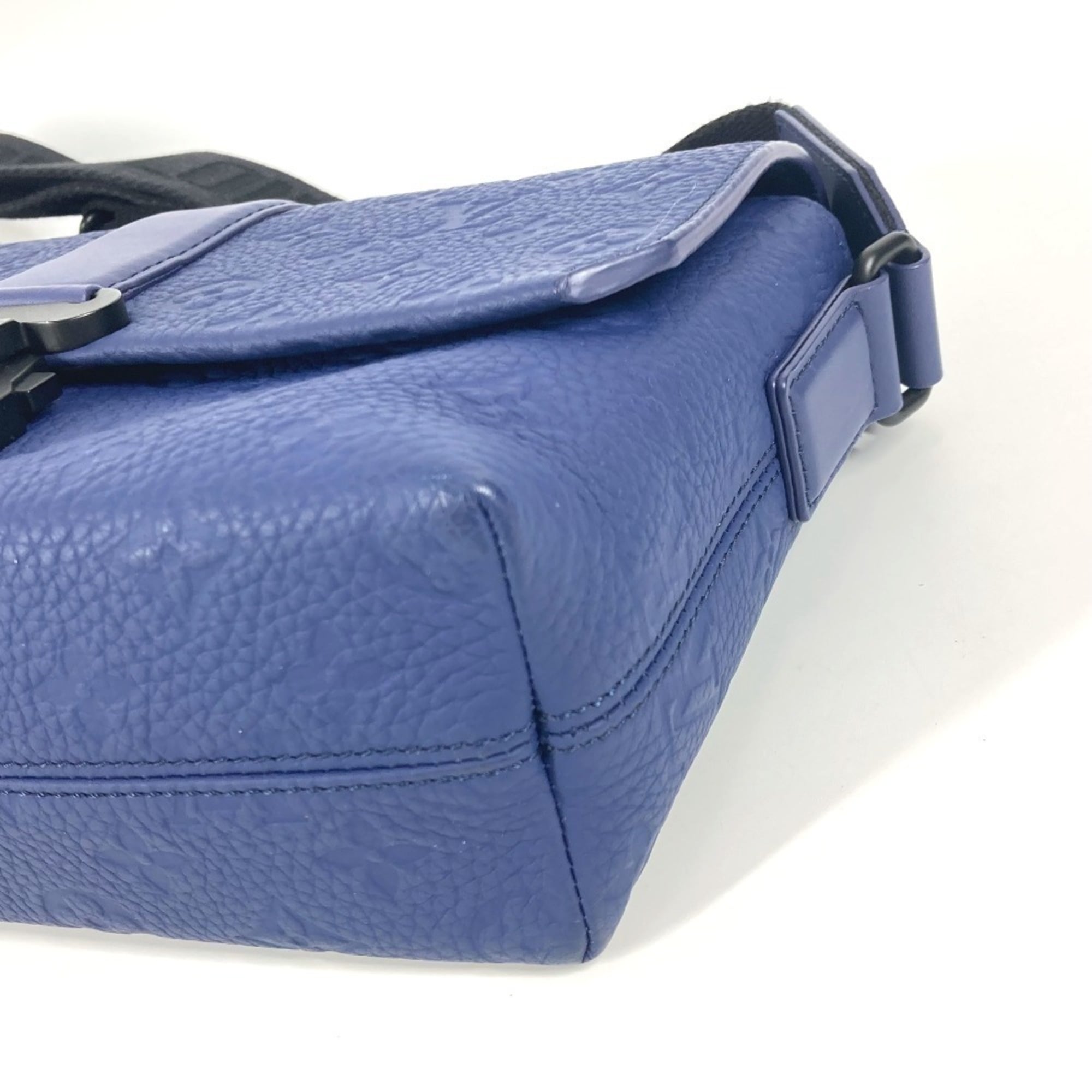 LOUIS VUITTON M11692 Monogram Embossed S Cape Messenger Bag Crossbody Flap Shoulder Taurillon Leather Men's Women's Sapphire Blue — Like New