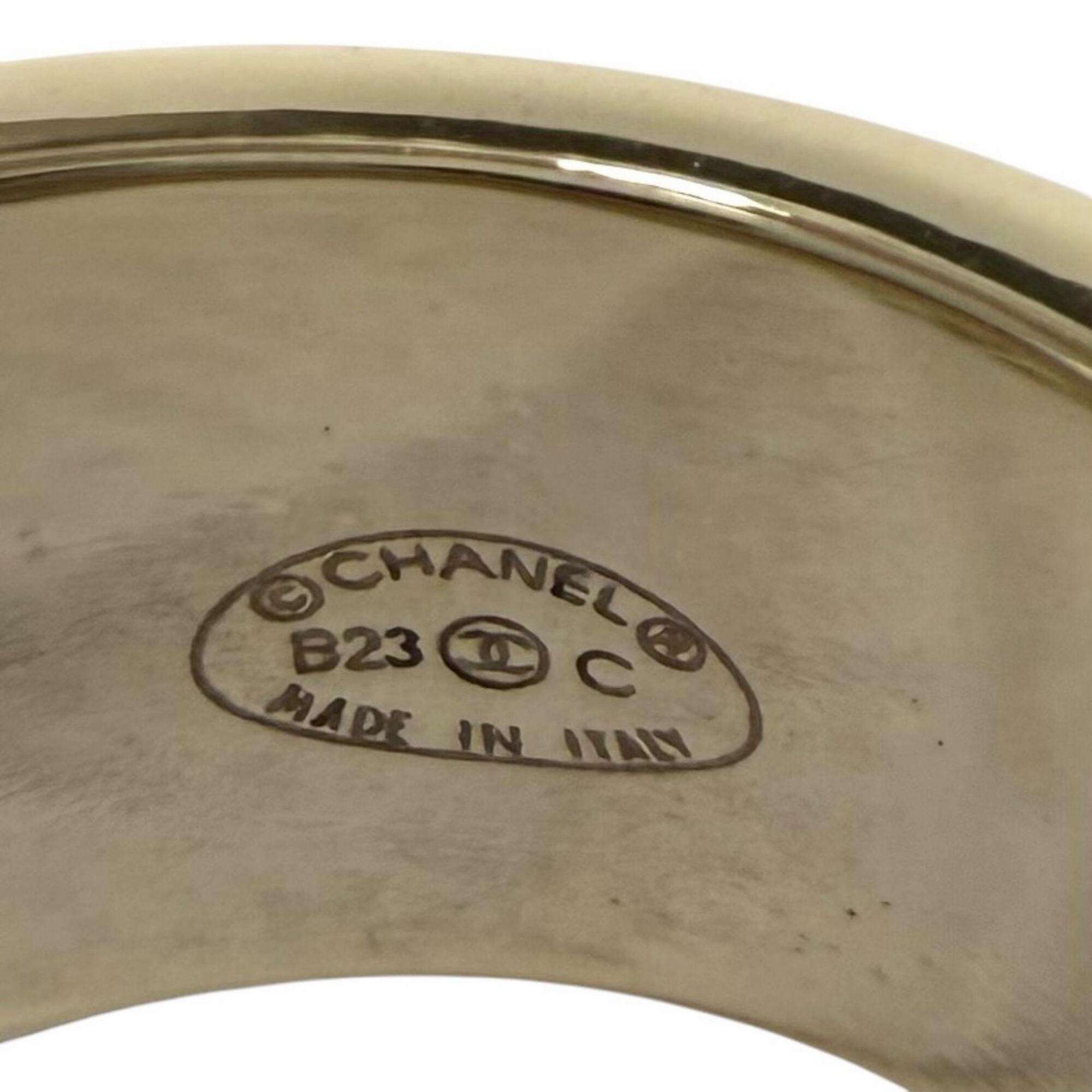 CHANEL B23C Matelassé Turnlock Bag Charm Ring, White, Black, Gold Hardware, Made in Italy, Women's — Like New