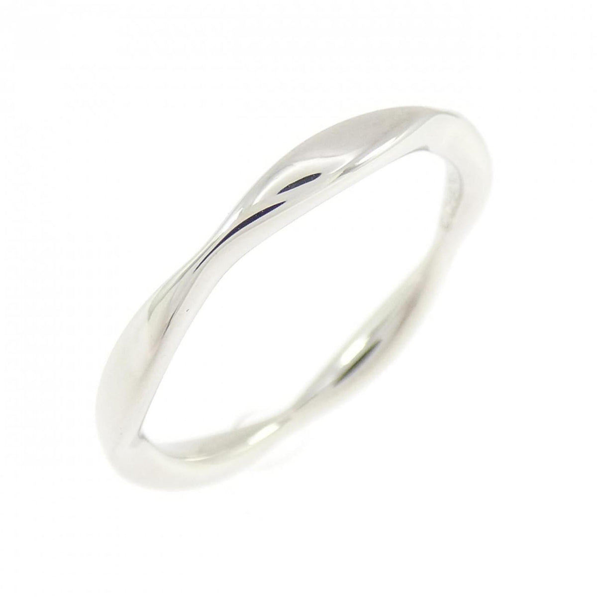 Chanel Camellia Ring — Like New