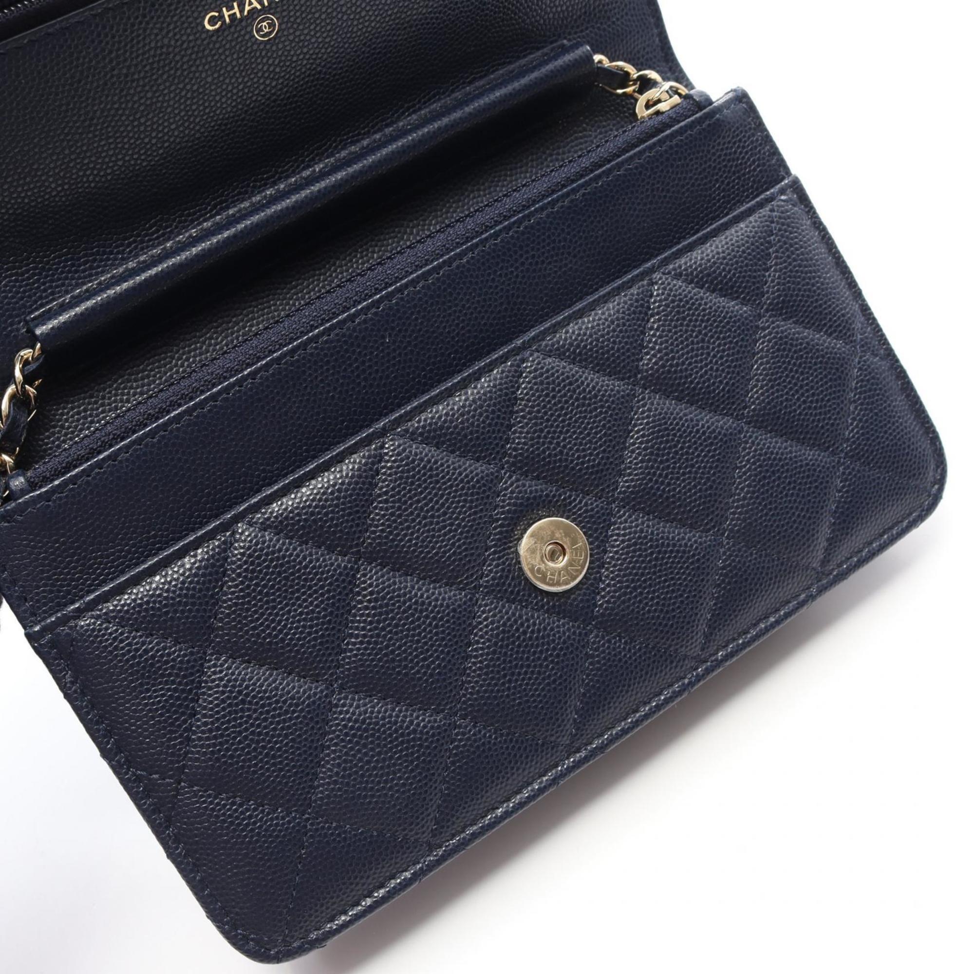 CHANEL CHANEL19 Matelasse Shoulder Bag in Grained Calfskin Leather, Navy