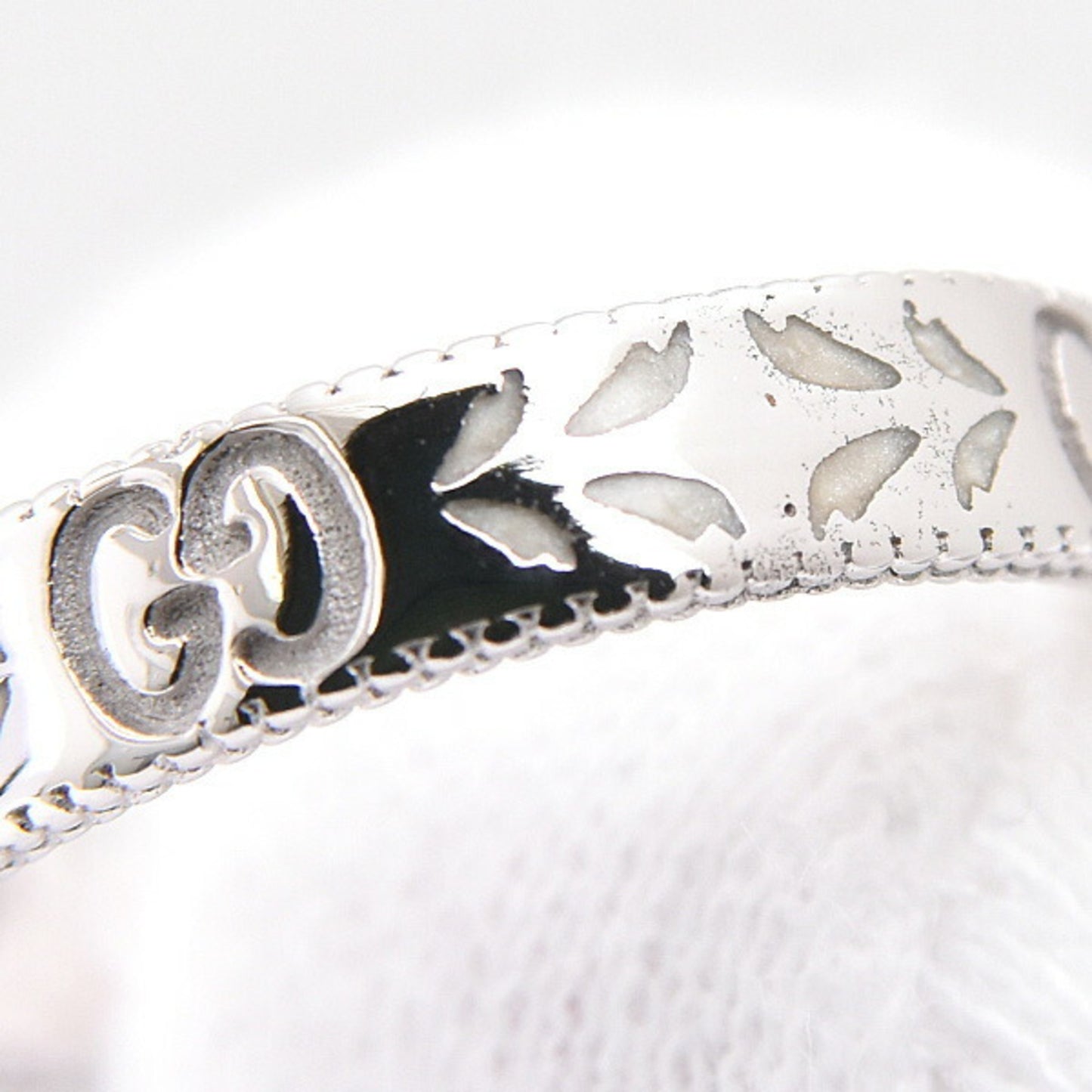 Gucci Blooms Icon Ring for Women, Single Diamond, Size 13, White Gold, Enamel, GG 750WG, GUCCI