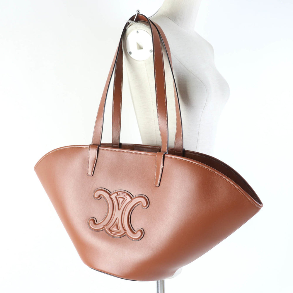 CELINE Cuir Triomphe Coufun Medium Tote Bag in Tan Smooth Calfskin (196953DU3.04LU) with Dust Bag, Made Italy, Women's — Like New