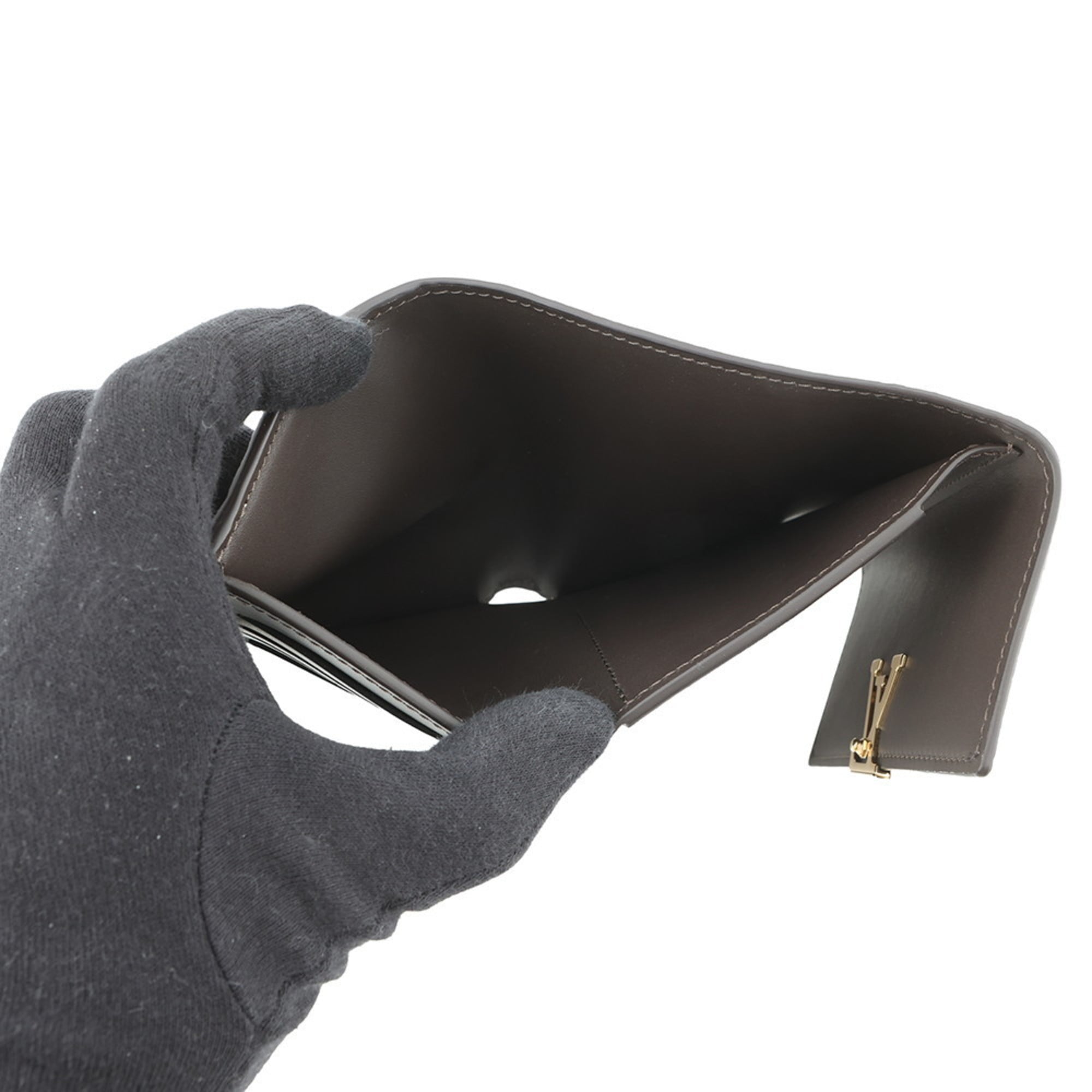 Louis Vuitton Tri-fold Wallet, Taurillon Leather, Portefeuille Capucines Compact, M62159