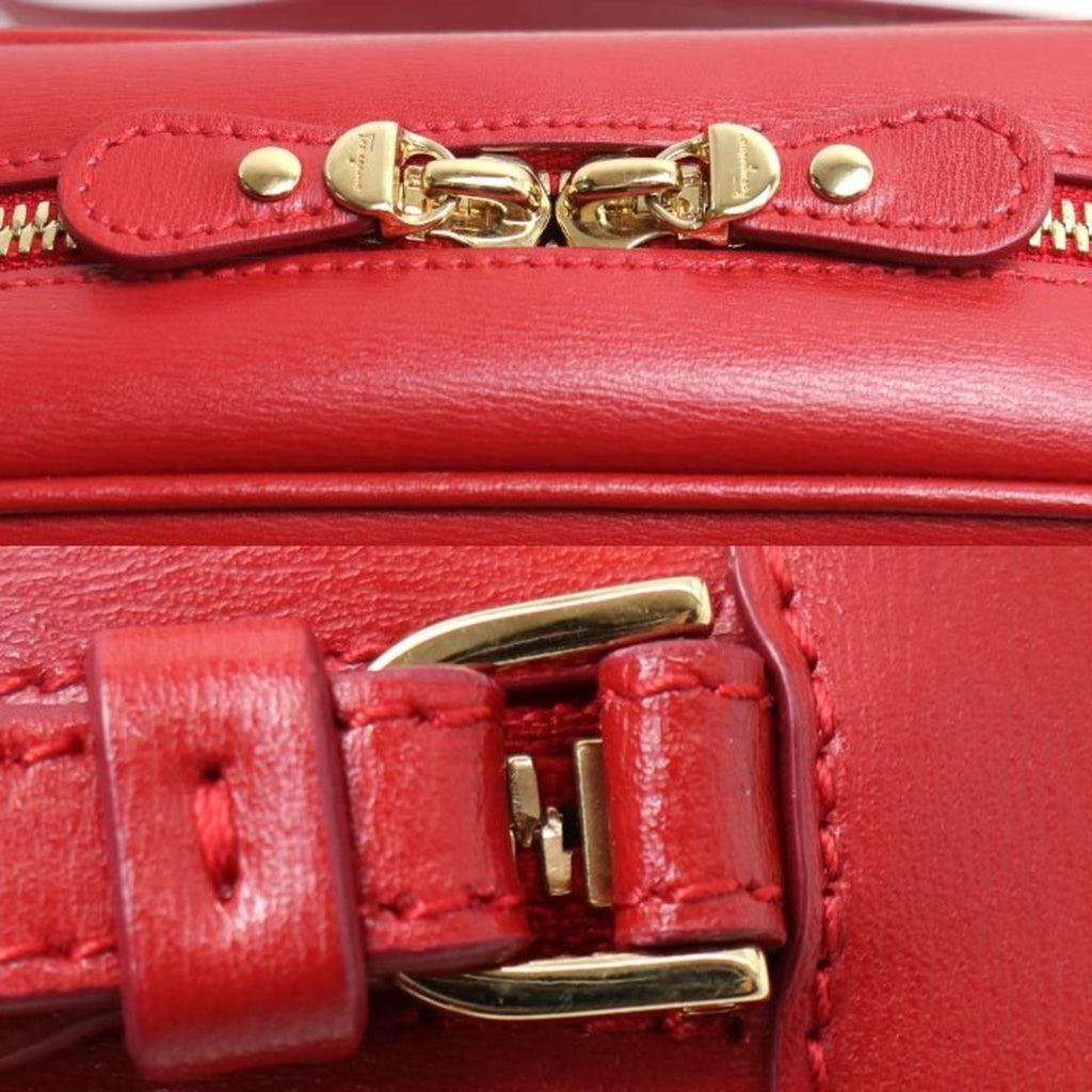 Salvatore Ferragamo Gancini shoulder bag in red for women