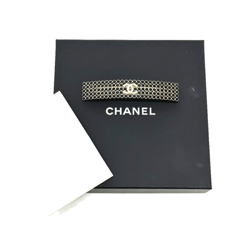 Chanel logo hair accessory Valletta Gold — Like New