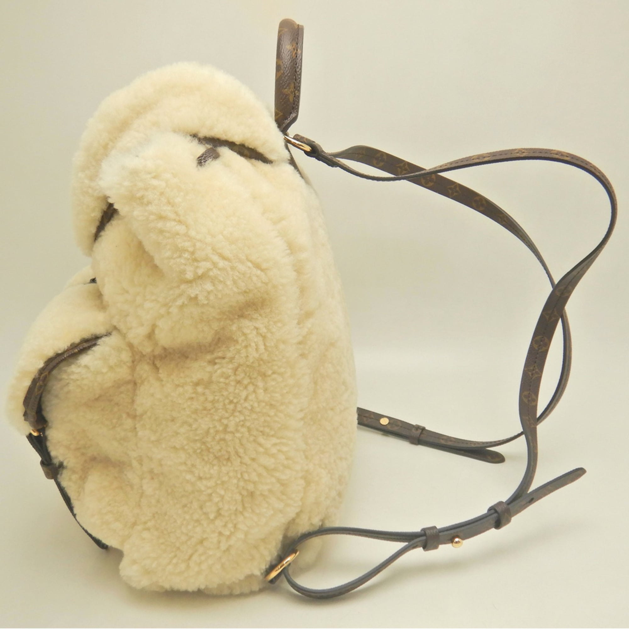 LOUIS VUITTON Monogram Shearling LV SKI Backpack 2024 Collection M23384 Cream Women's 254212 — Like New