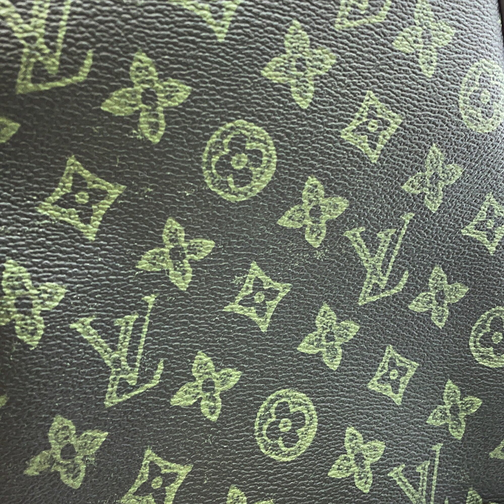 Louis Vuitton Monogram Record Avenue Sling Bag M46344 LOUIS VUITTON LV Fall Collection Handbag for Men — Like New