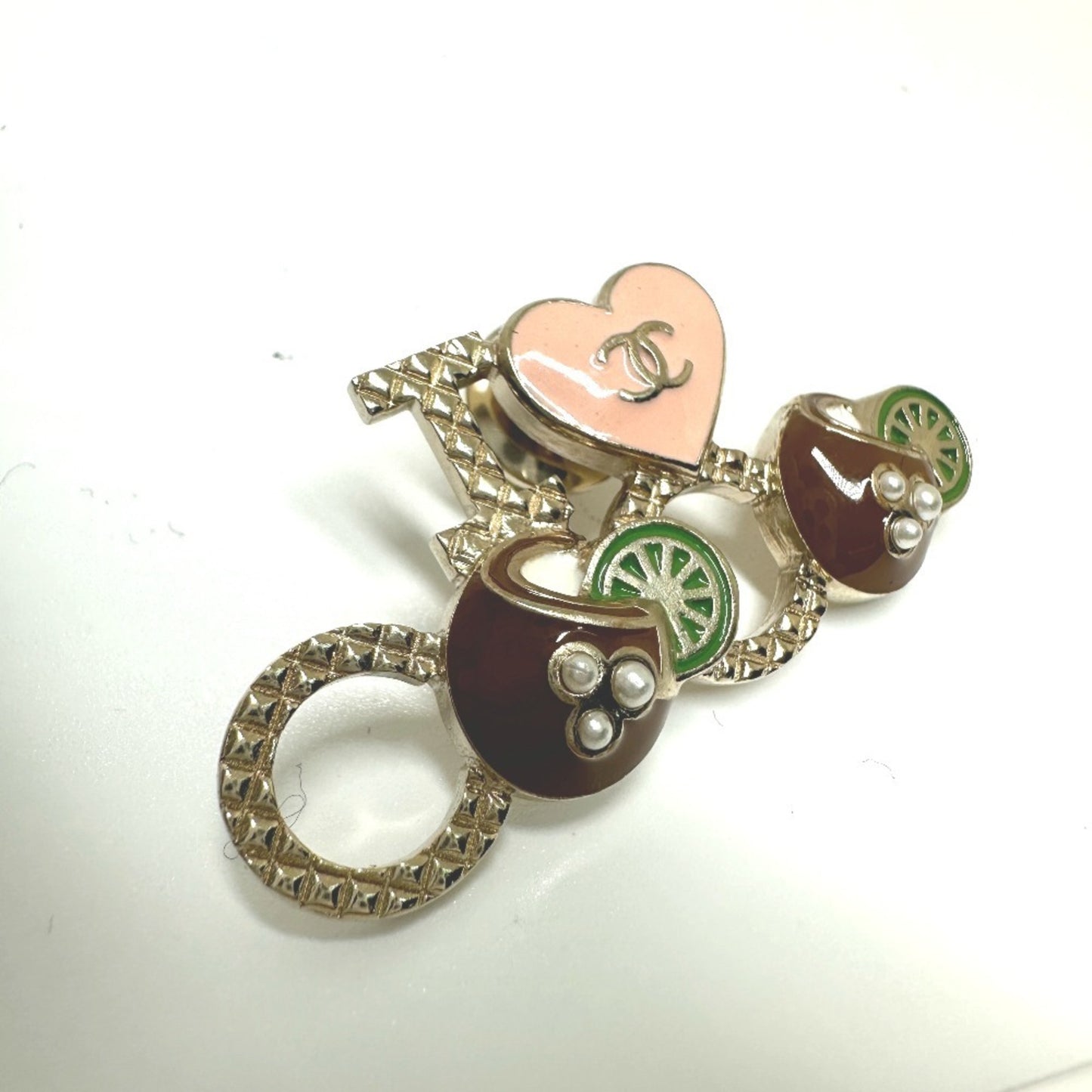 CHANEL I COCO Logo "I Love Coco" Heart Accessory B17C Brooch in Metal with Faux Pearl, Gold, for Women