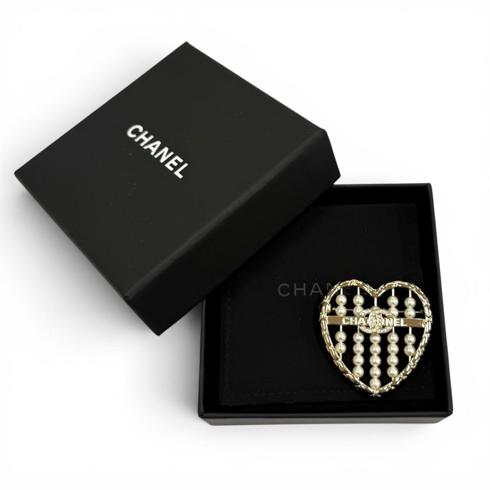 CHANEL B25A ABG046 Coco Mark Matelassé Heart Brooch, Gold and White, Made in Italy, Women's, with Box Dust Bag — Like New