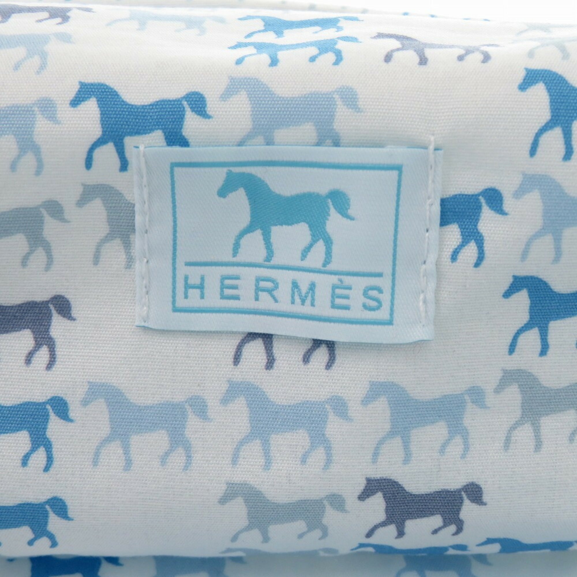 Hermes Like new Hermès Cabriole To-Go MM cotton pouch in white and blue. 1009 — Like New