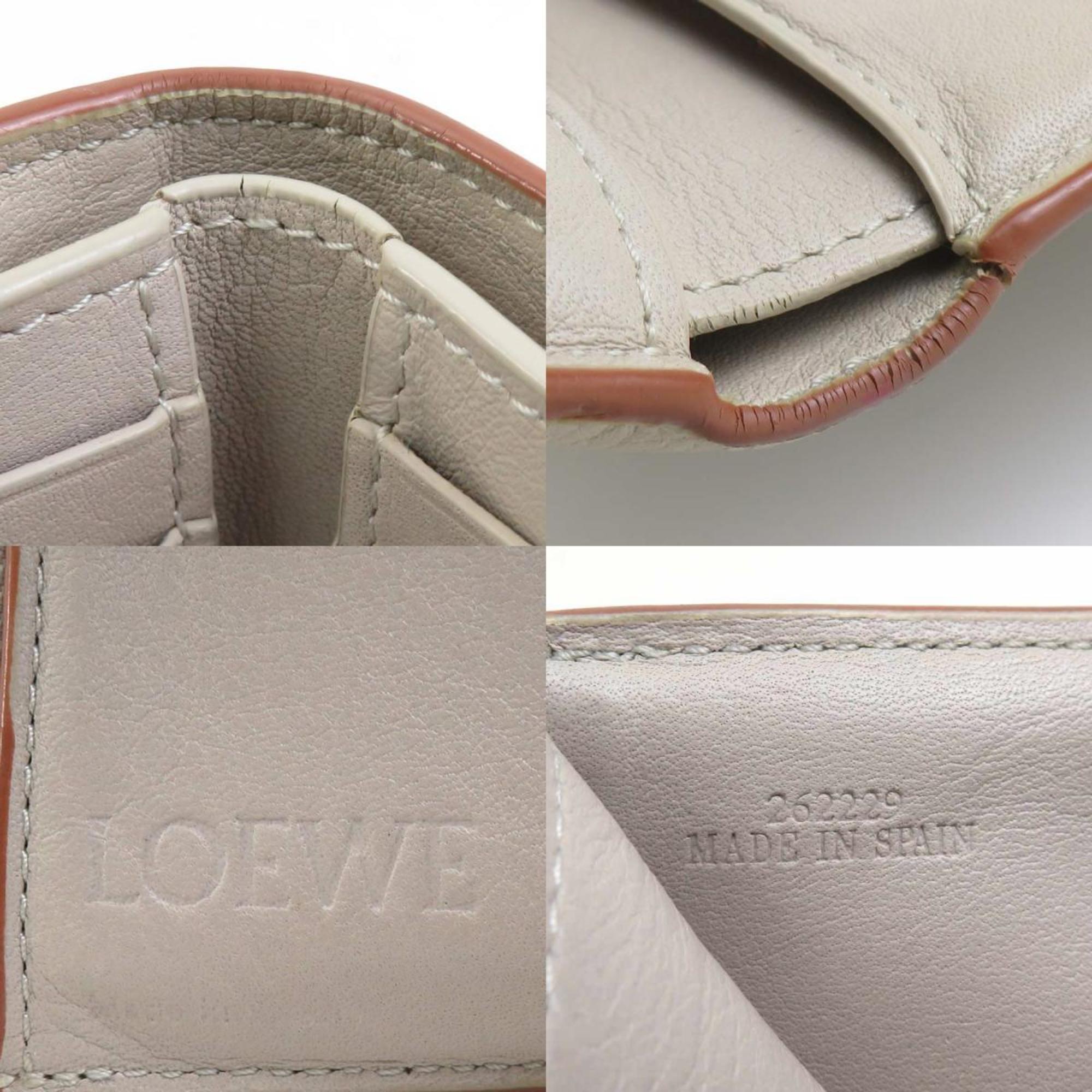 LOEWE Women's Tri-fold Wallet in Greige Leather (56496a)