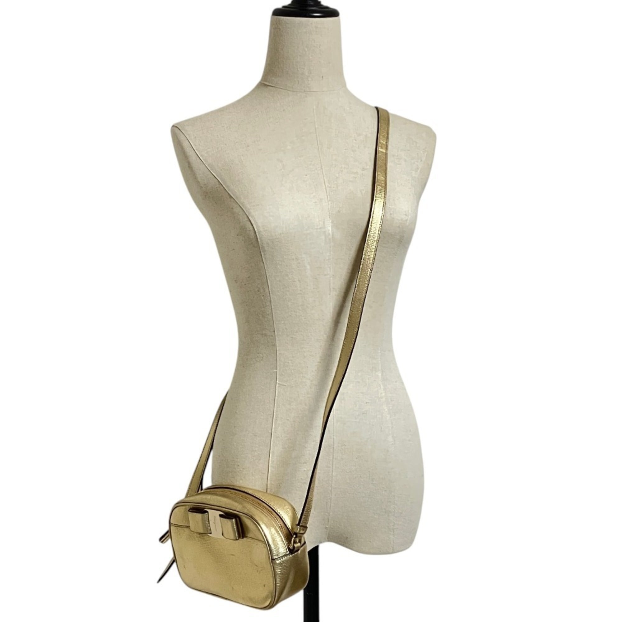 Salvatore Ferragamo Vara Ribbon Camera Shoulder Bag AU-21 H498 Gold Color Women's — Like New