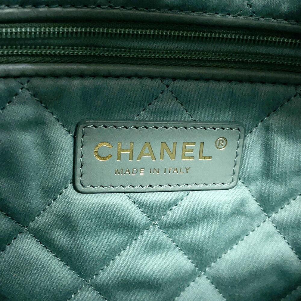 Chanel handbag CHANEL 22 Matelassé Small Shiny Calf Leather AS3260 for women — Like New