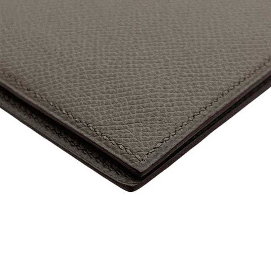 Hermes Hermès MC Fleming bifold wallet (f-24632) in greige leather with Epson Tourtiere logo and T-stamp. This genuine grained is available gray beige. Suitable for both men women.