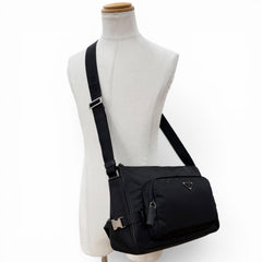 PRADA 2VH191 Nylon Leather Triangle Logo Plate Re-Nylon Shoulder Bag Black Made in Italy Men's — Like New