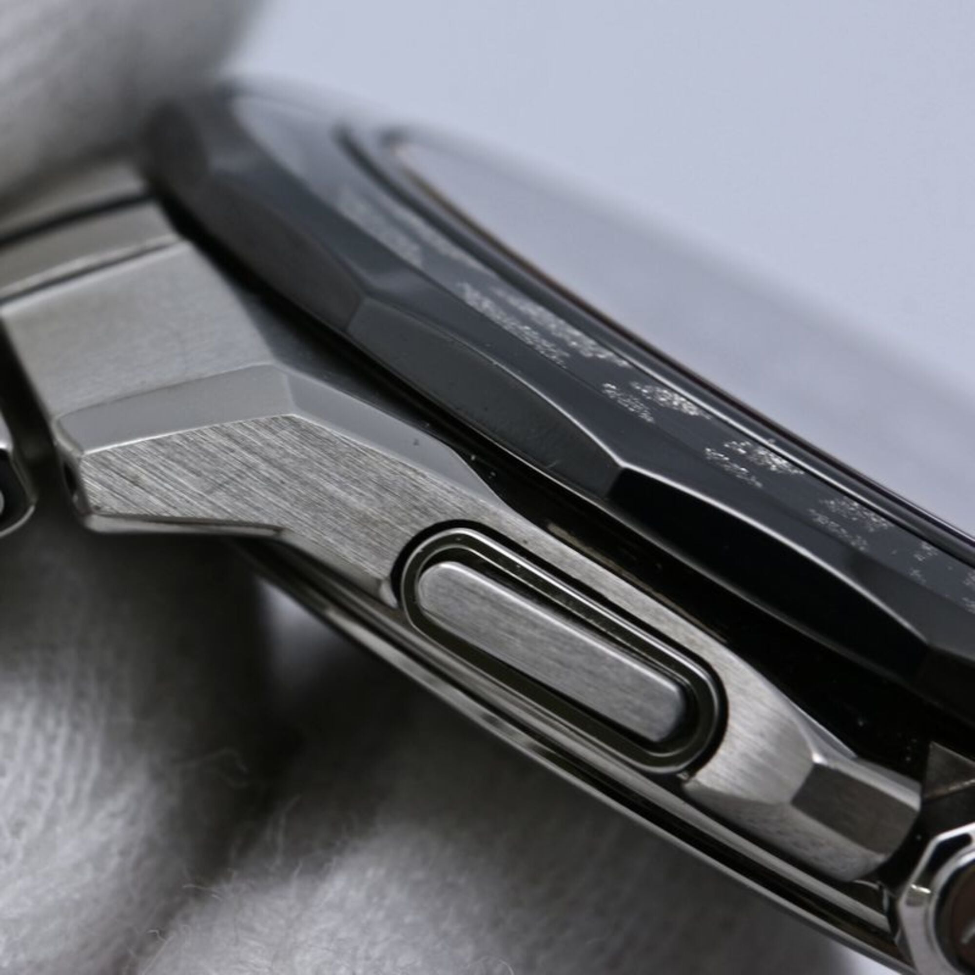CASIO Oceanus Manta Maki-e Limited Edition (1500 pieces) OCW-S5000ME-1AJF Men's Titanium Watch 40539 — Very Good