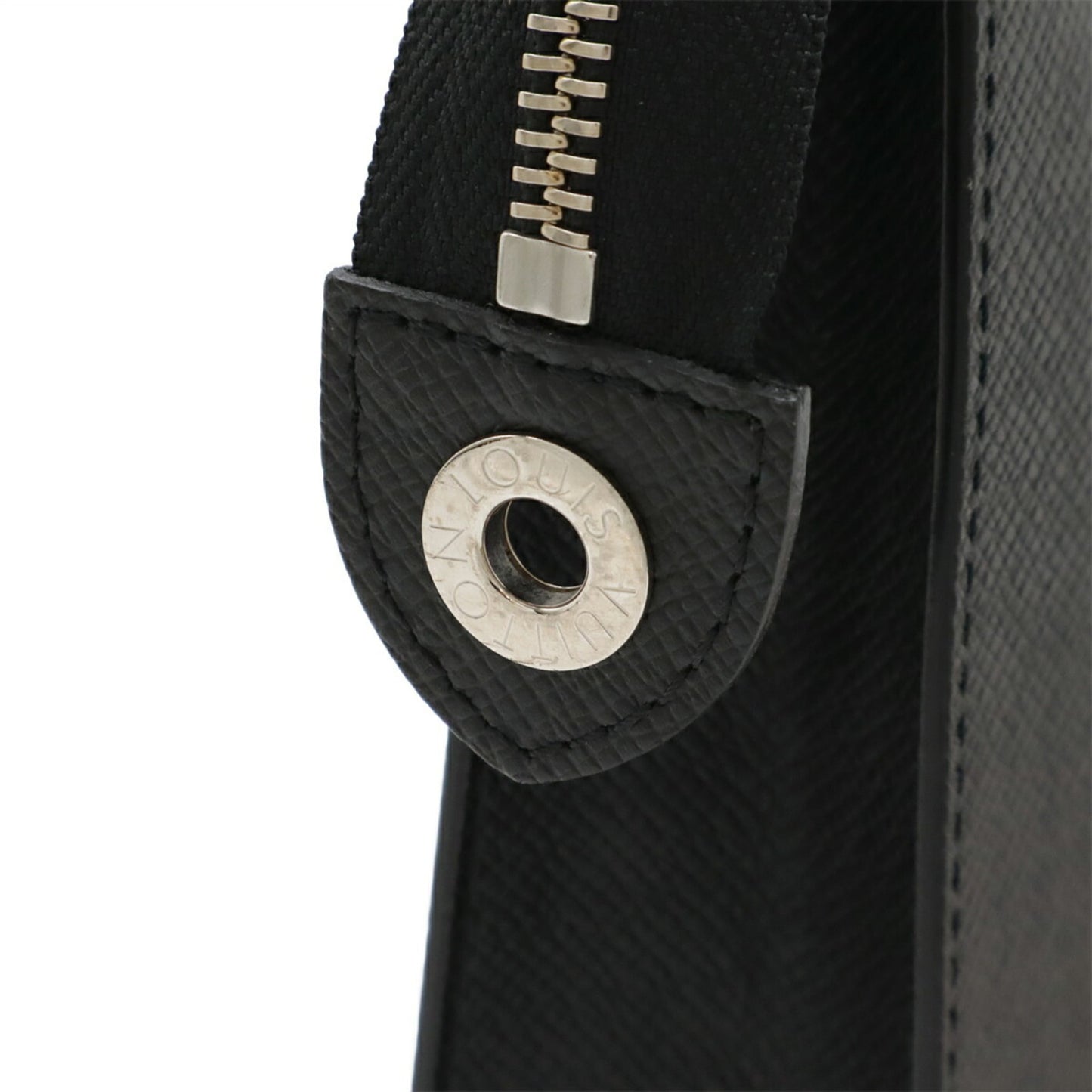 LOUIS VUITTON Taiga Pochette Voyage MM Second Bag/Clutch Bag in Calfskin Leather, Noir Black, M30547